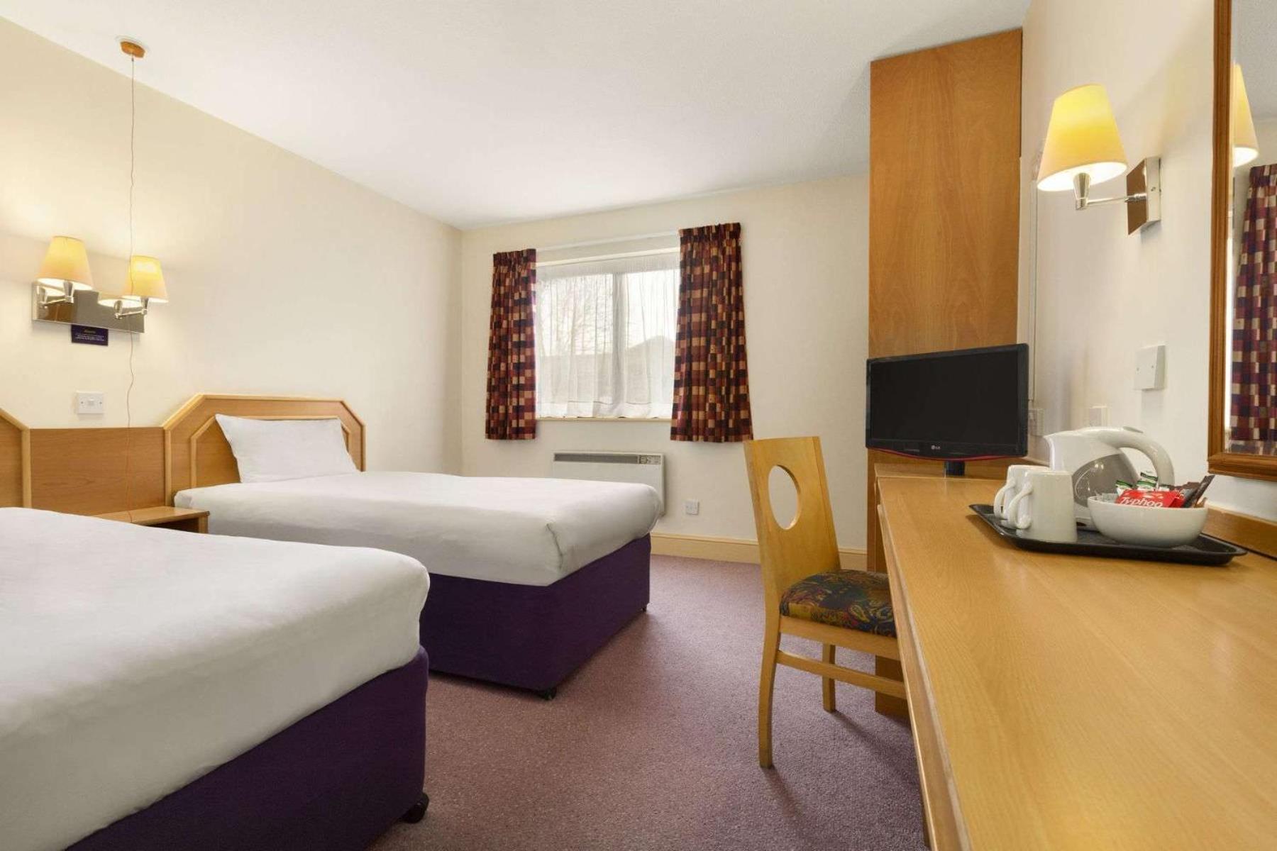 Twin Room - Photo 6