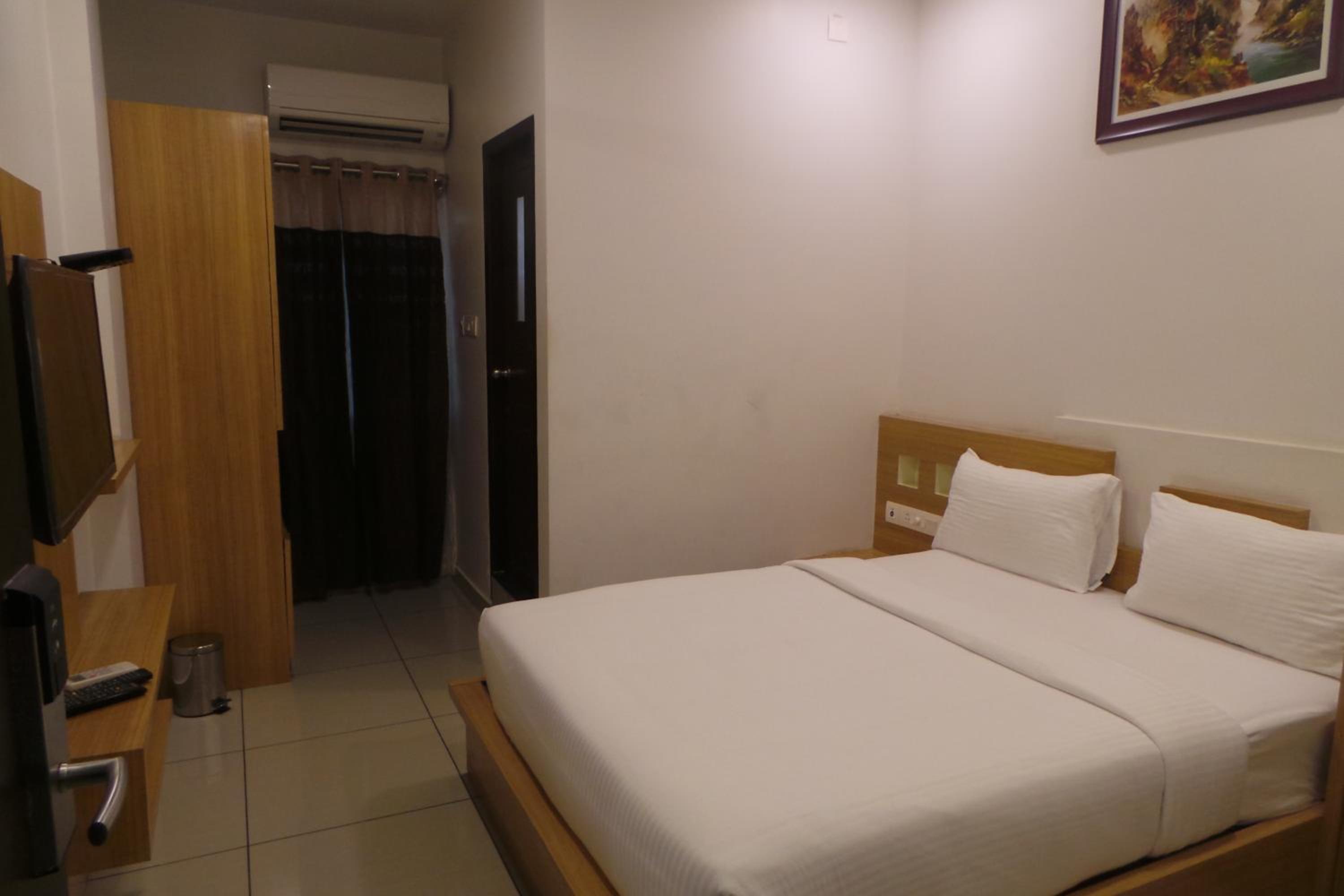 Standard Double Room - Photo 5