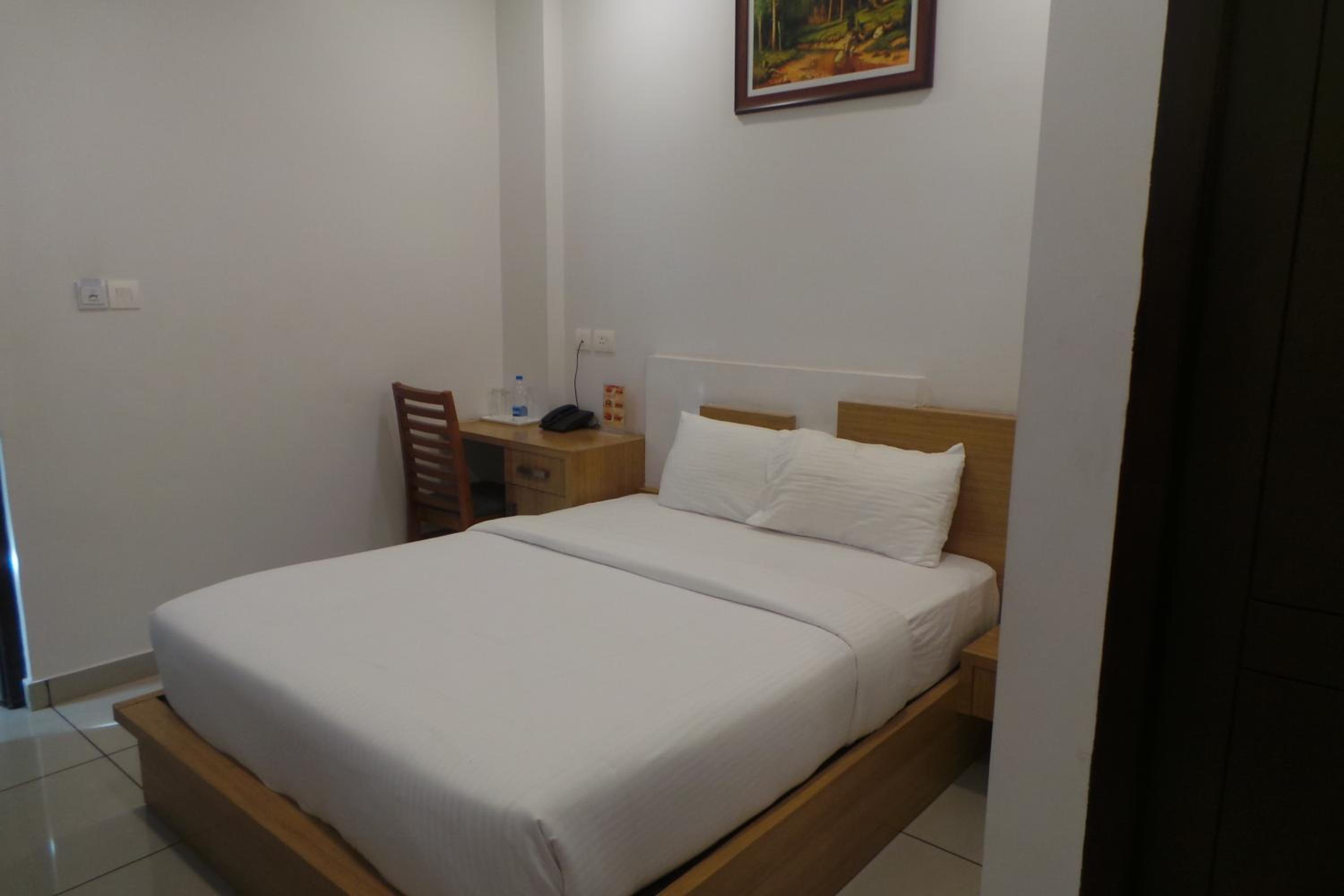 Standard Double Room - Photo 3