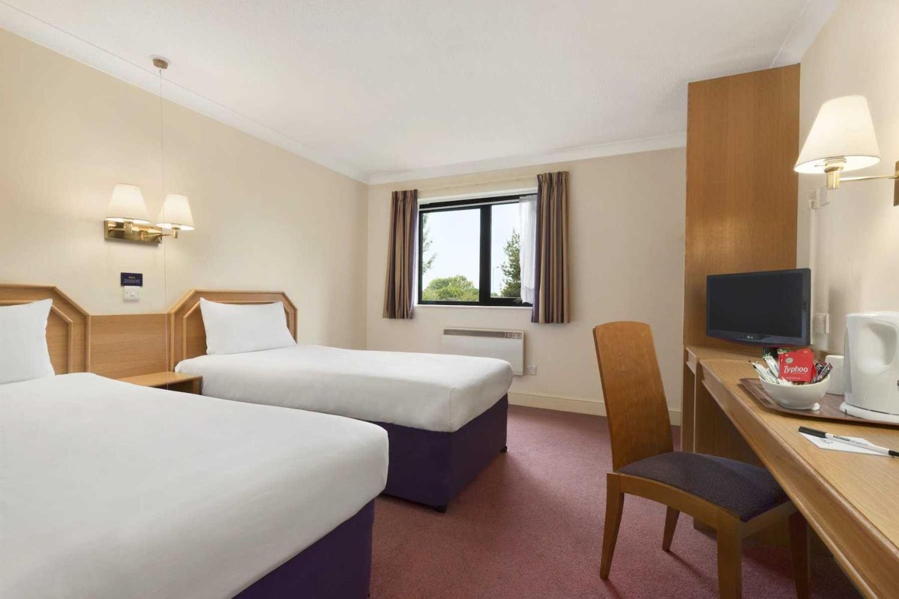 Twin Room - Photo 5