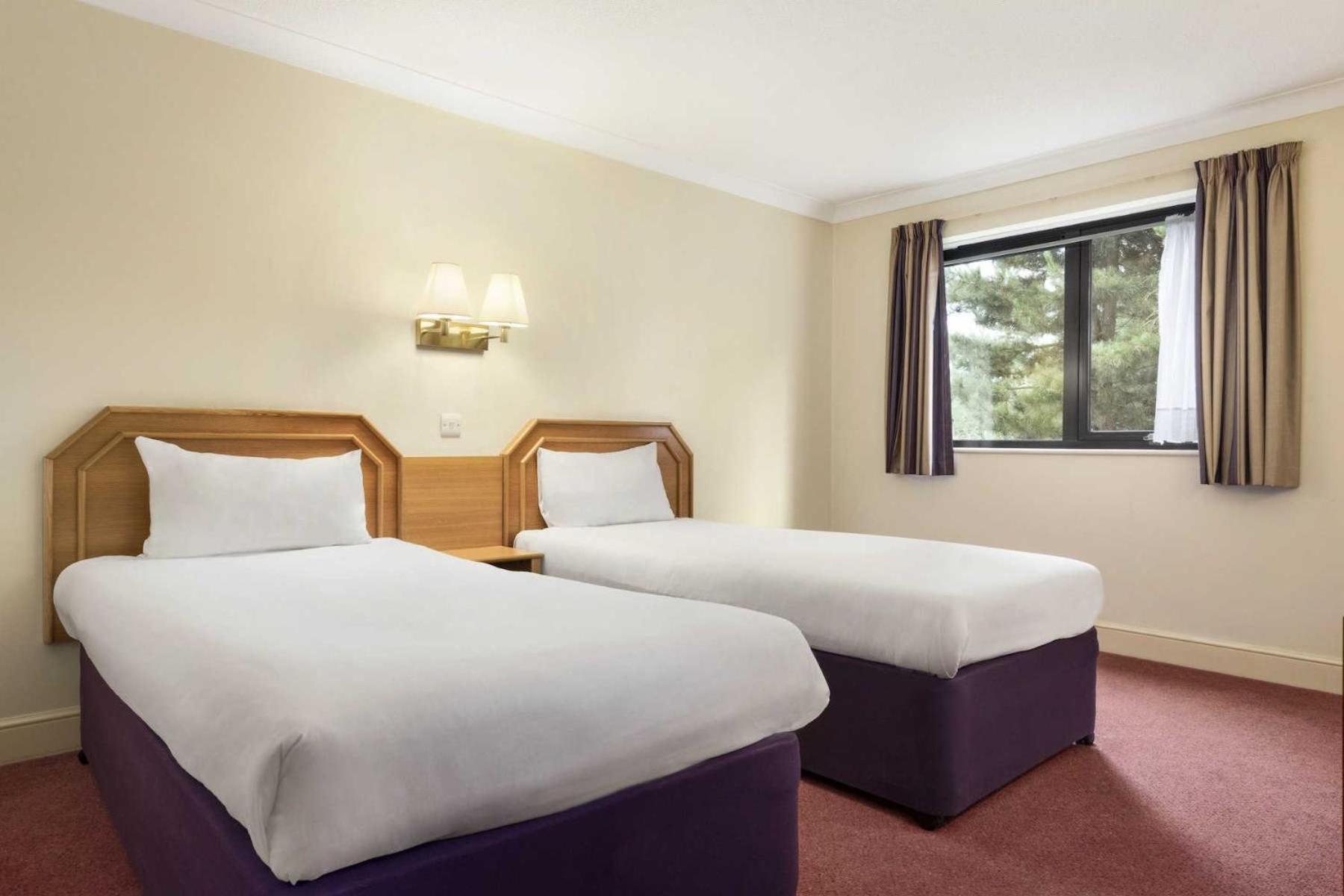 Twin Room - Photo 1