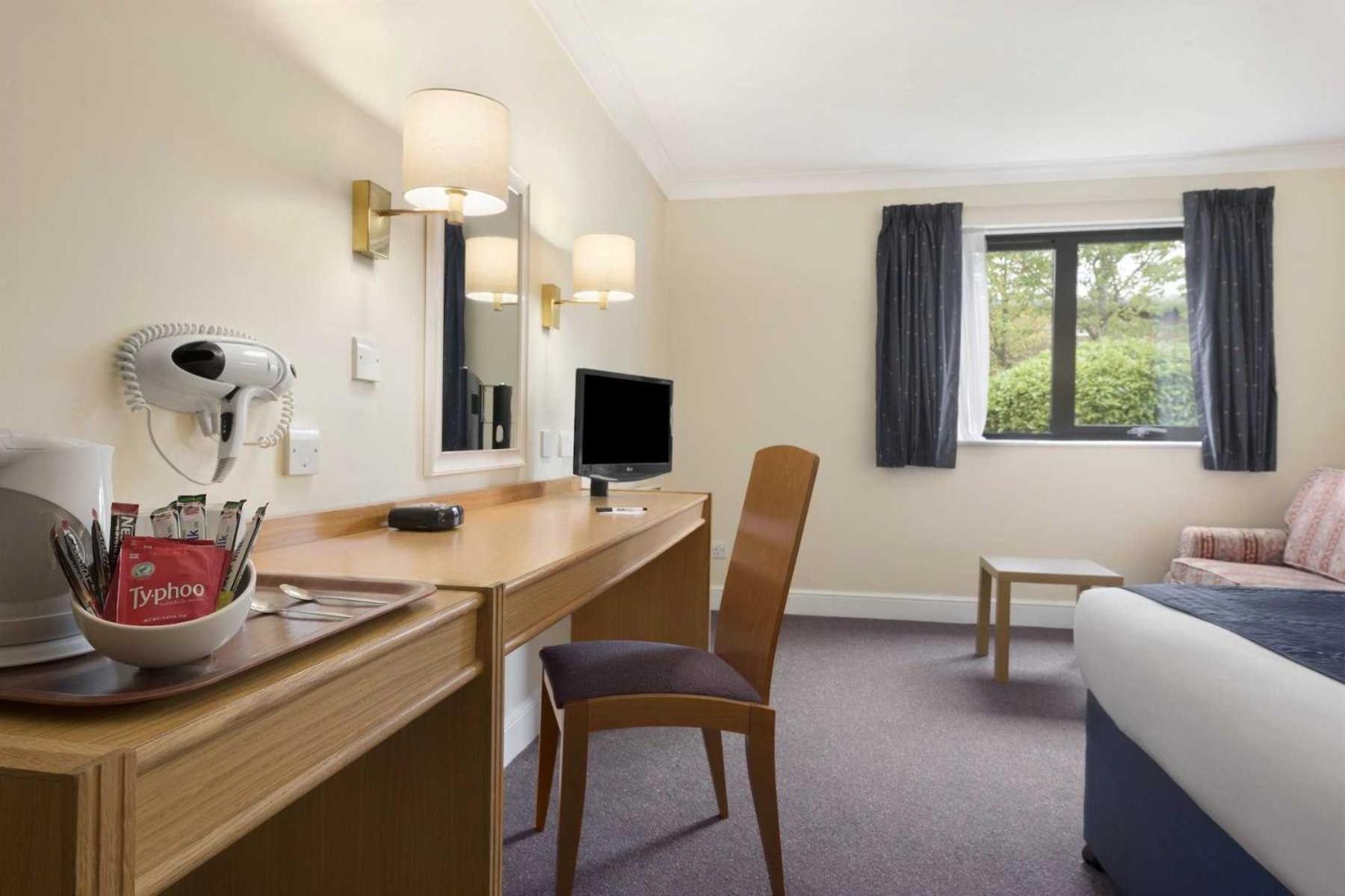 Family Room (One Double & Two Singles) - Photo 2
