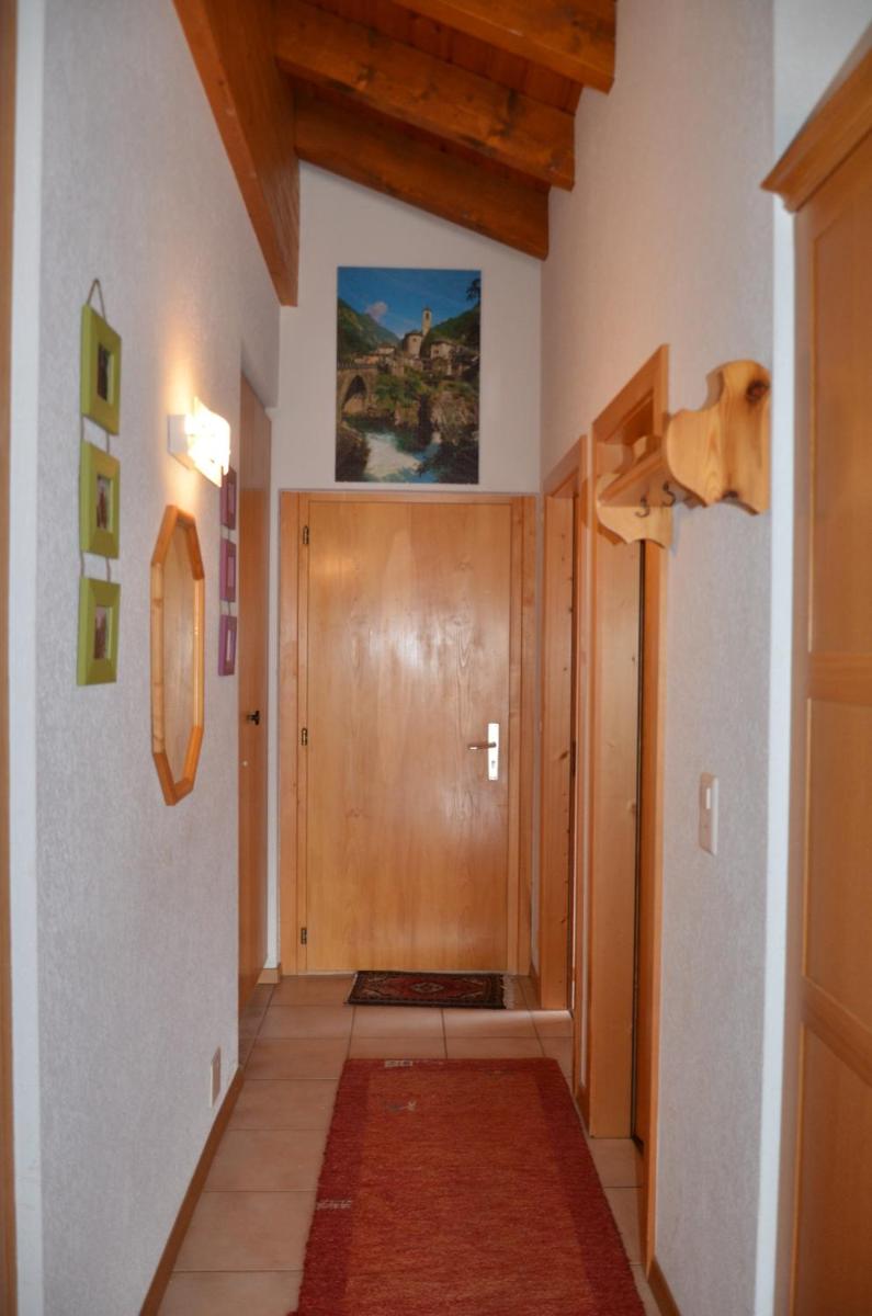 Three-Bedroom Apartment photo 2