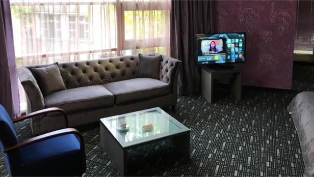 Junior Suite with Balcony - Free VIP package - Photo 7