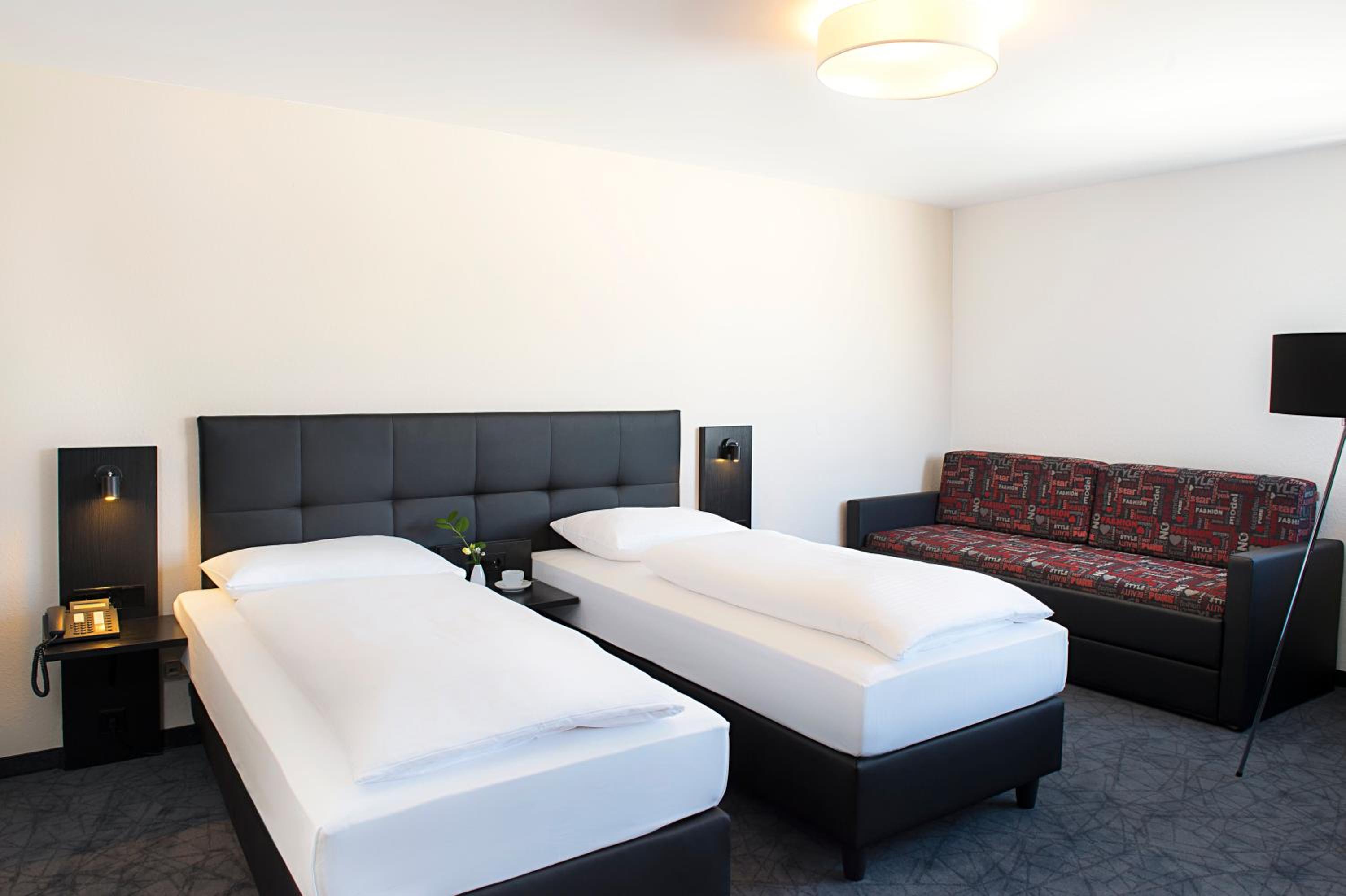 Comfort Twin Room - Photo 2