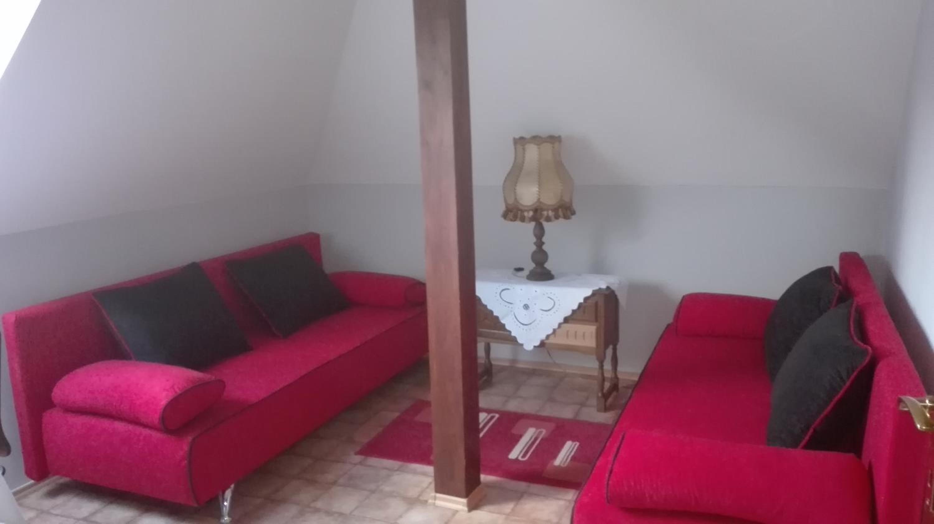 Small Room with 2 Sofa beds - Photo 16