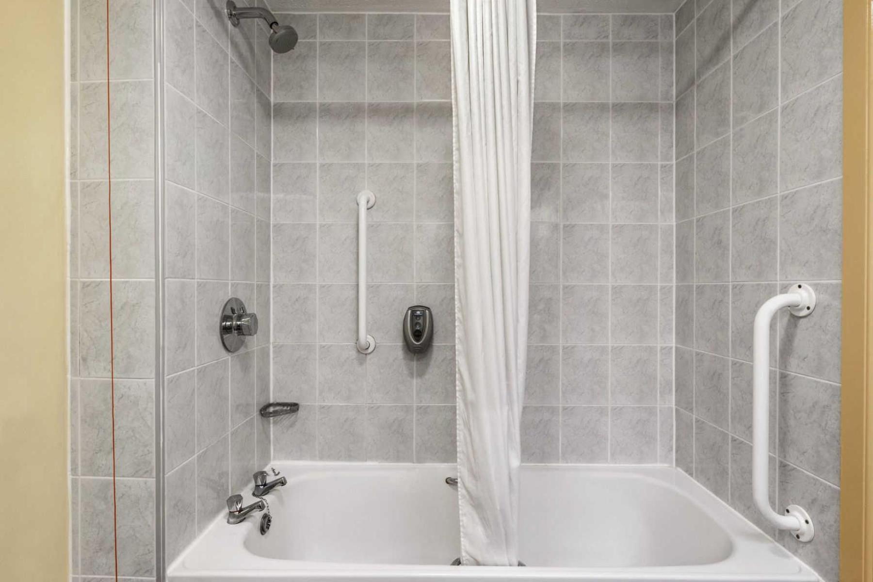 Double Room - Photo 4