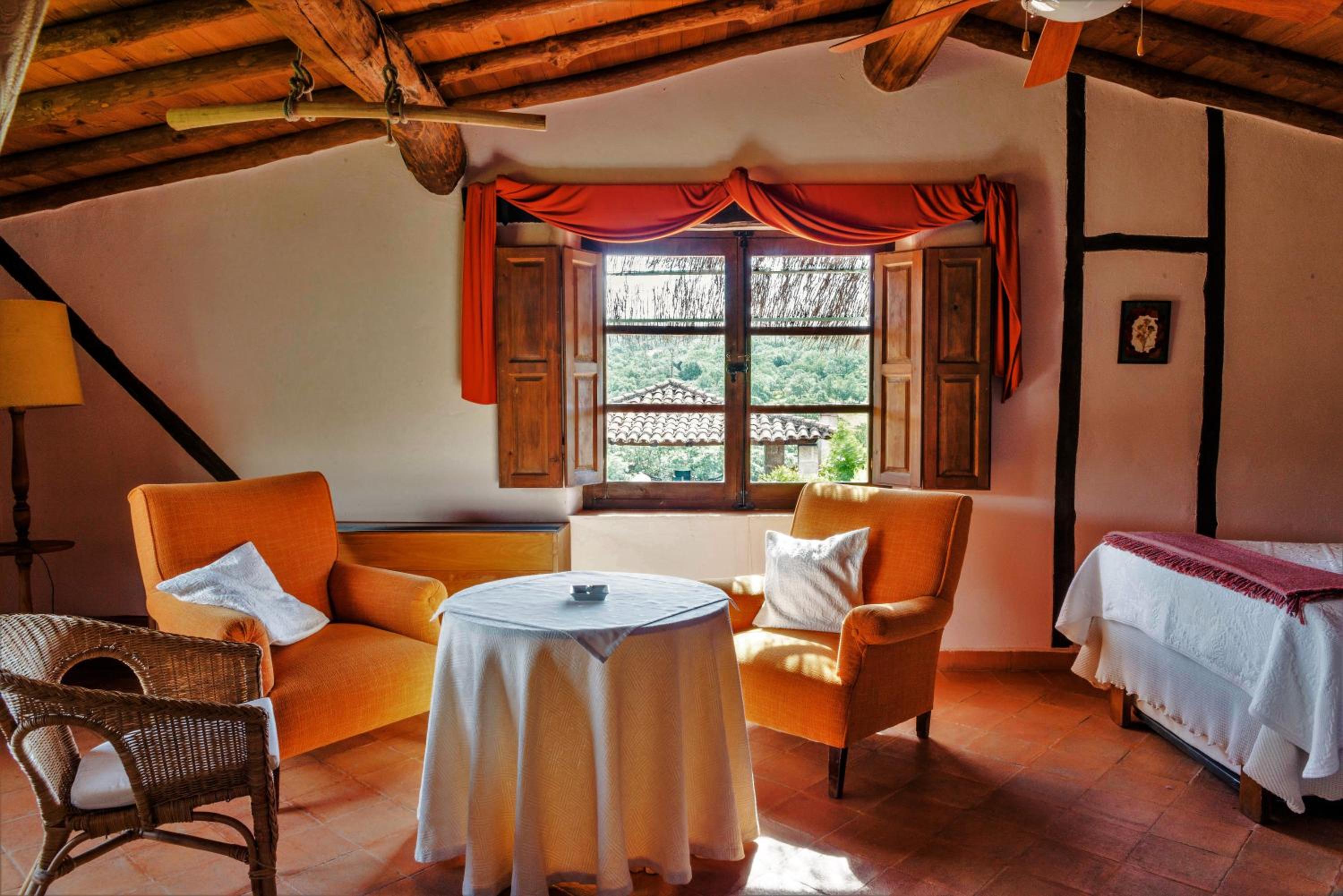 Twin Room with 1 or 2 Extra Beds