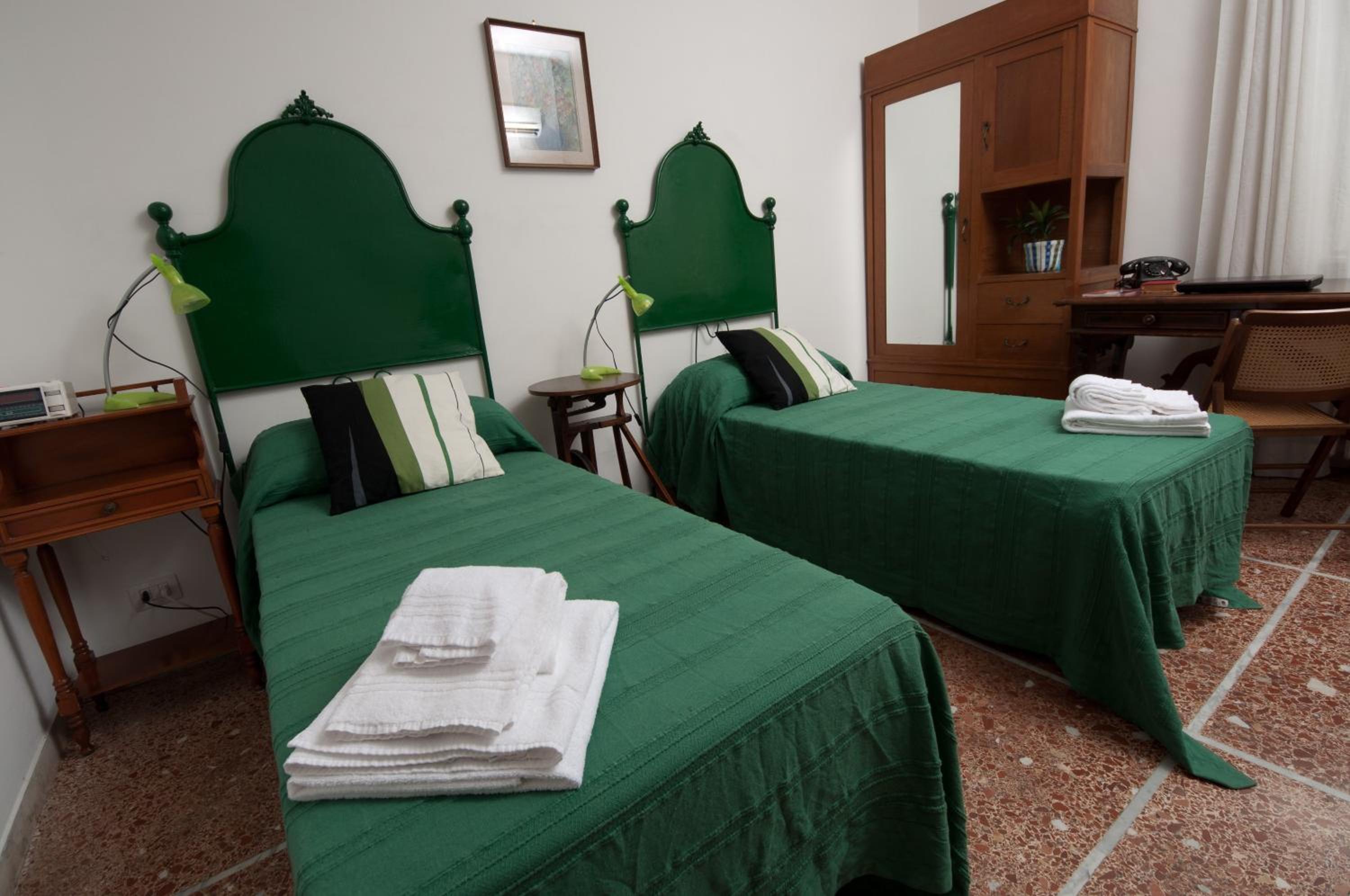 Double or Twin Room photo 2