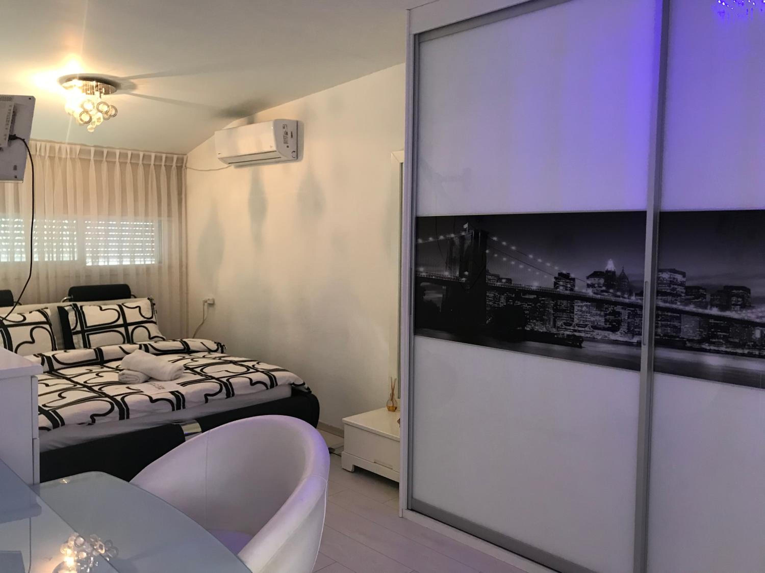 Queen Room - Photo 33