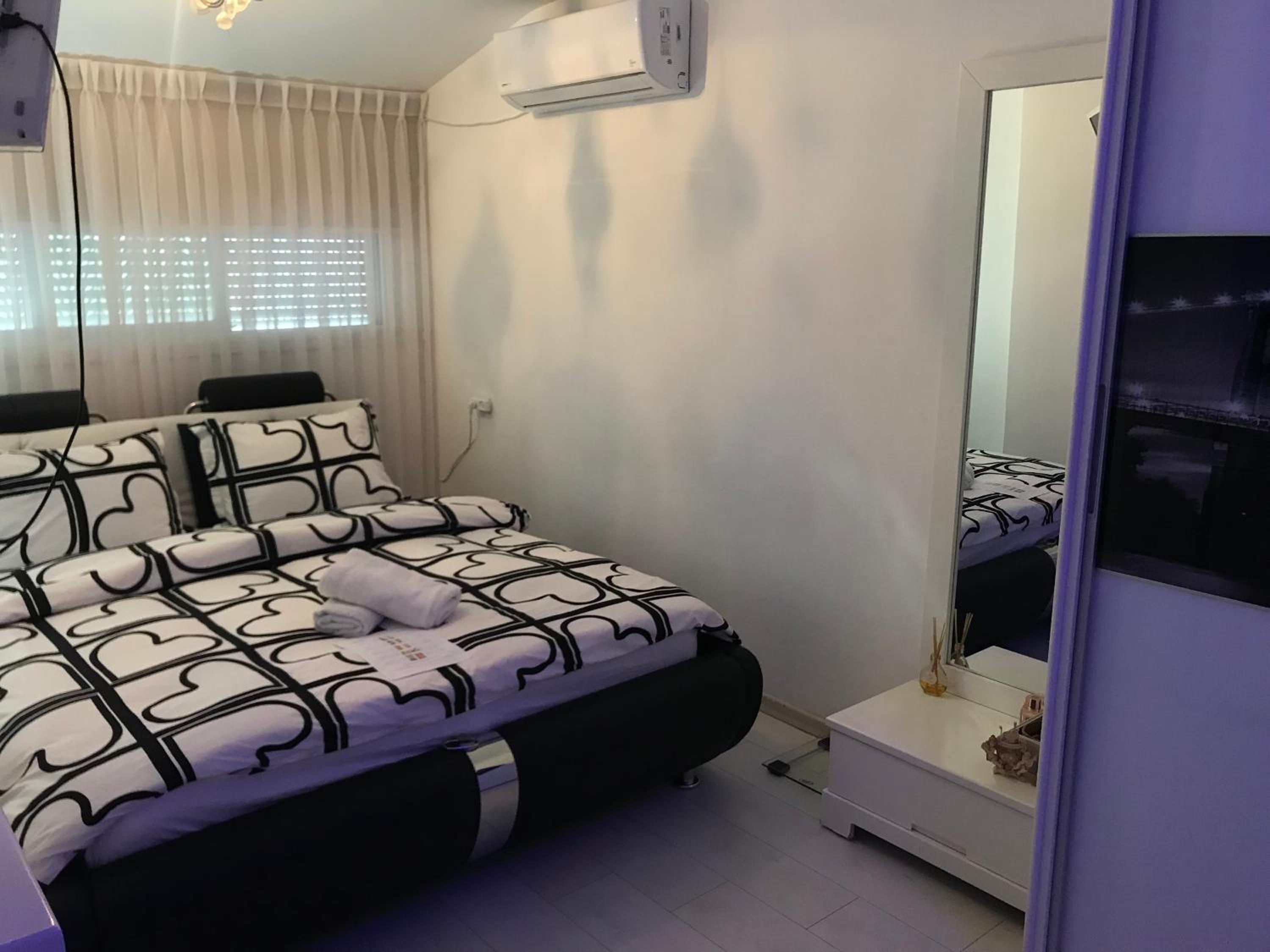 Queen Room - Photo 32