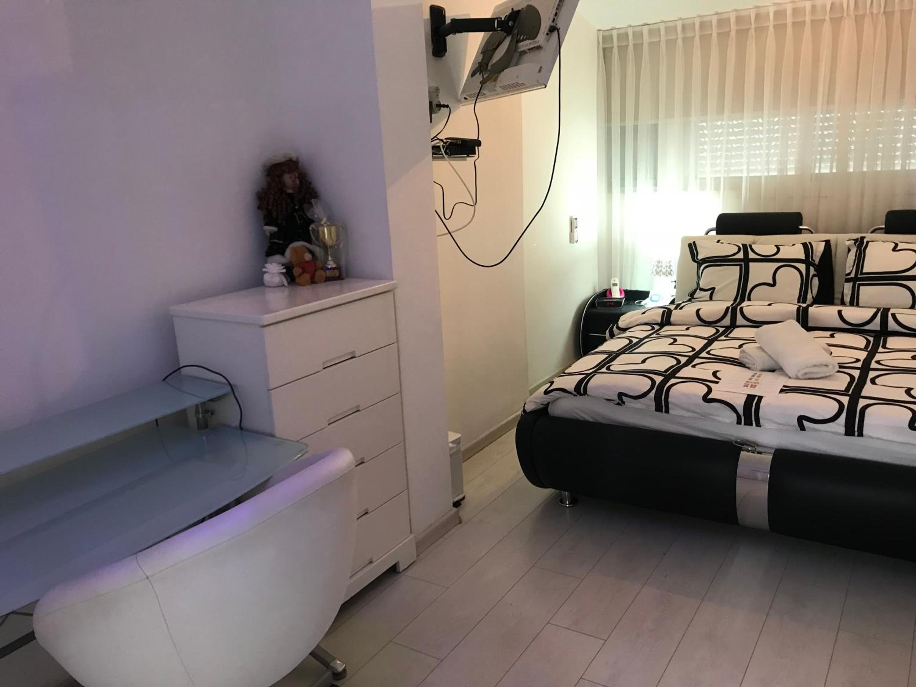 Queen Room - Photo 35