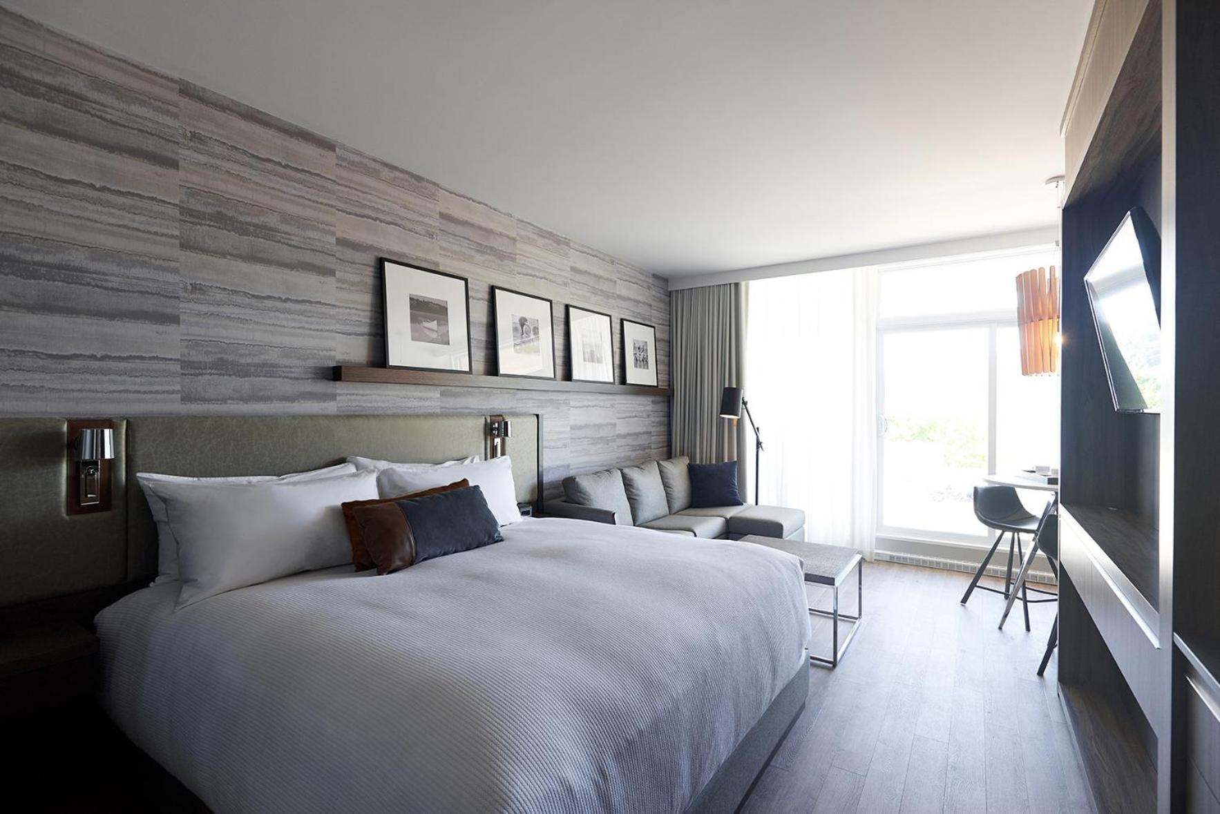 King Room with Mountain View