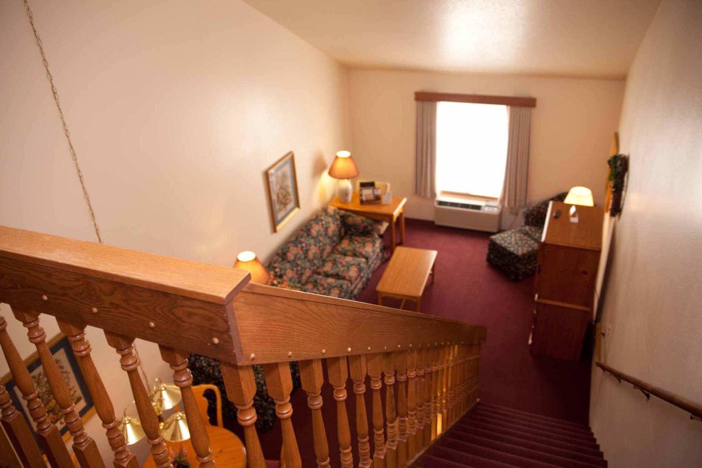 Loft King Suite with Sofa Bed - Non-Smoking - Photo 7