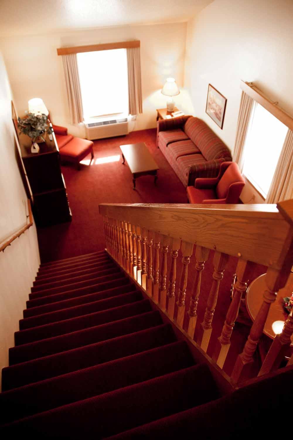 Loft Queen Suite with Sofa Bed - Non-Smoking - Photo 5