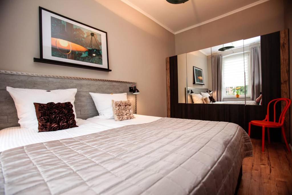One-Bedroom Apartment - Photo 5