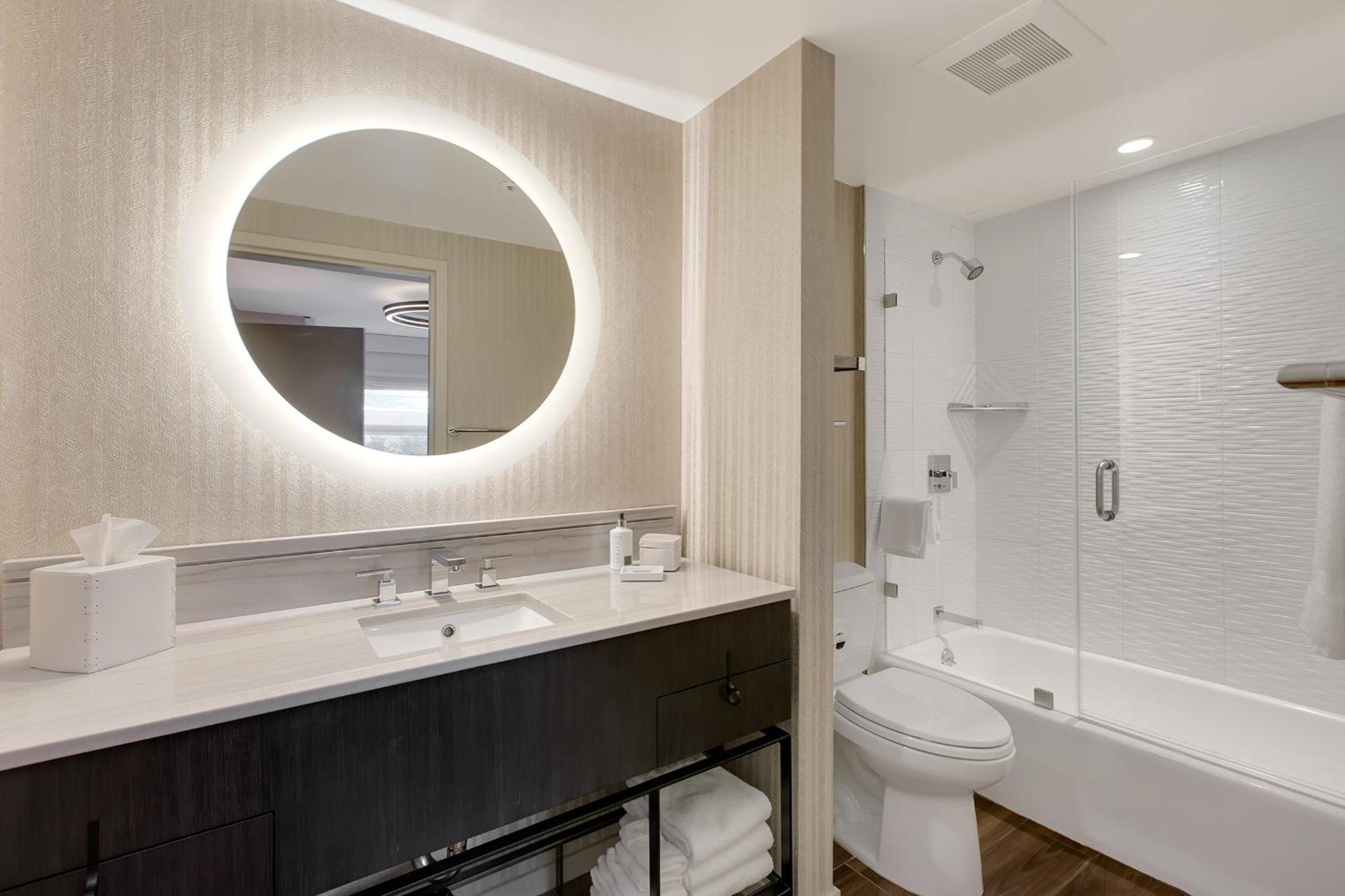 Signature King Suite - Photo 5