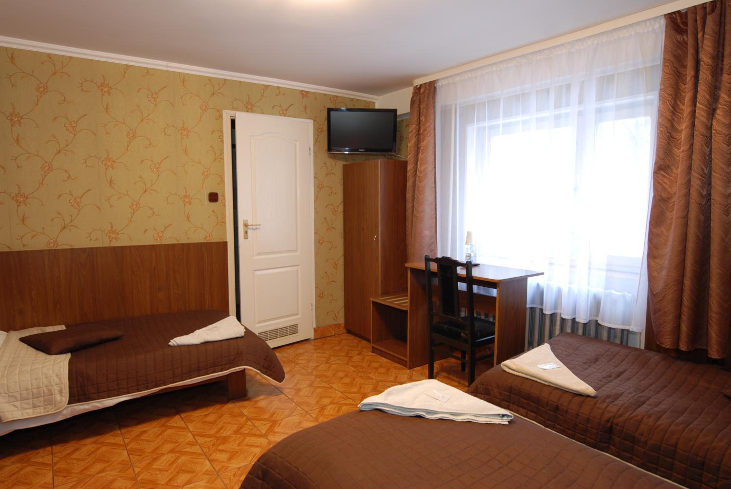 Standard Triple Room - Photo 2
