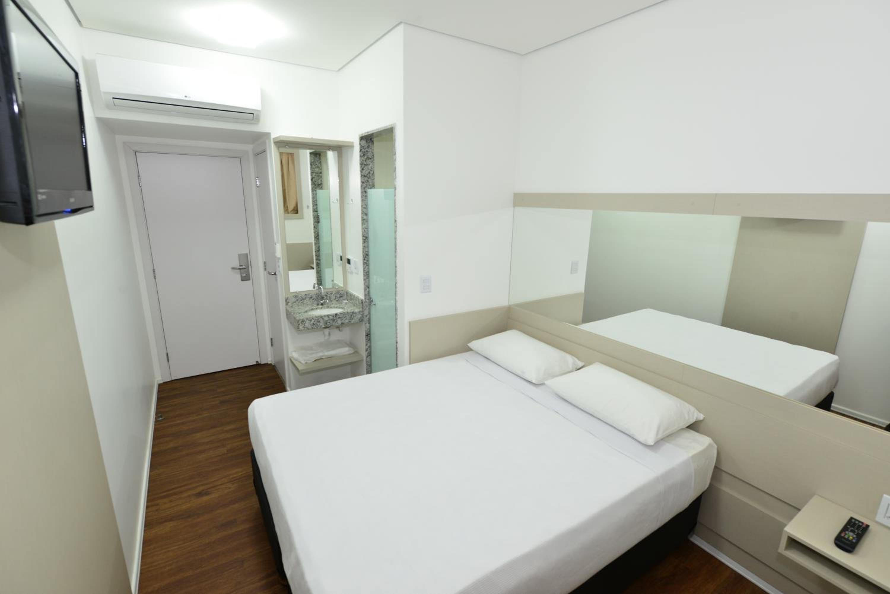 Budget Double Room photo 2
