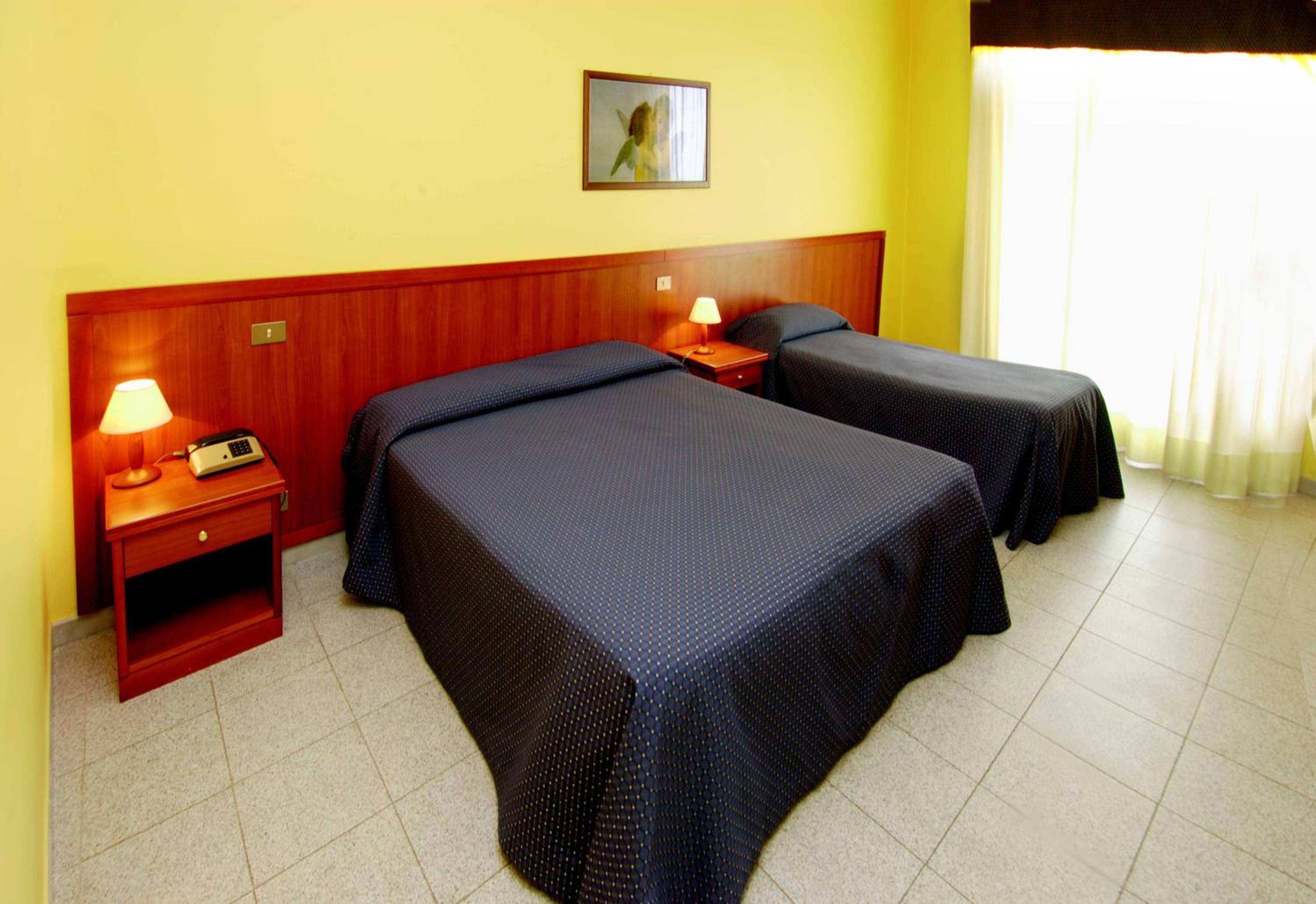 Double Room - Photo 8