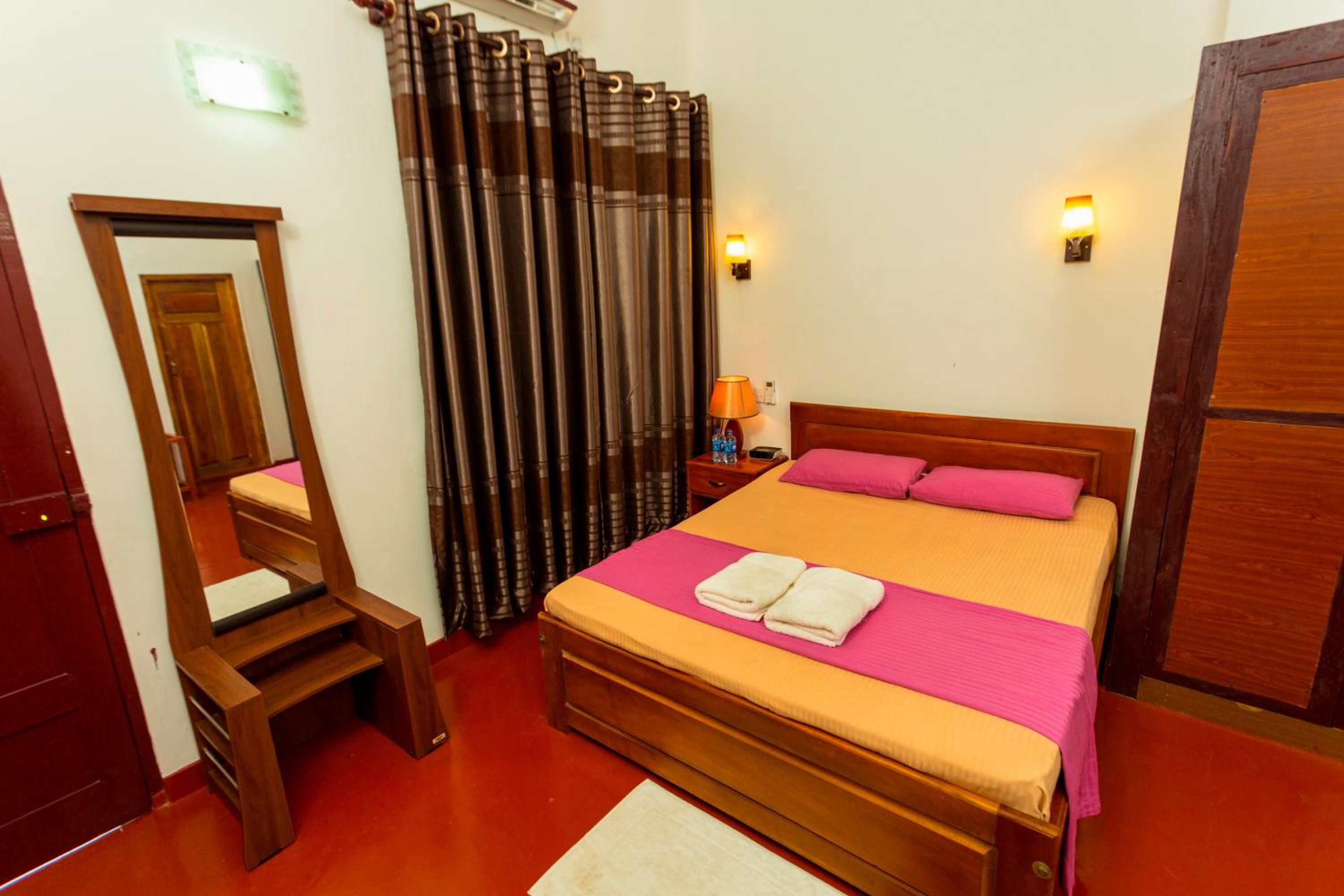 Deluxe Double Room with Balcony photo 1