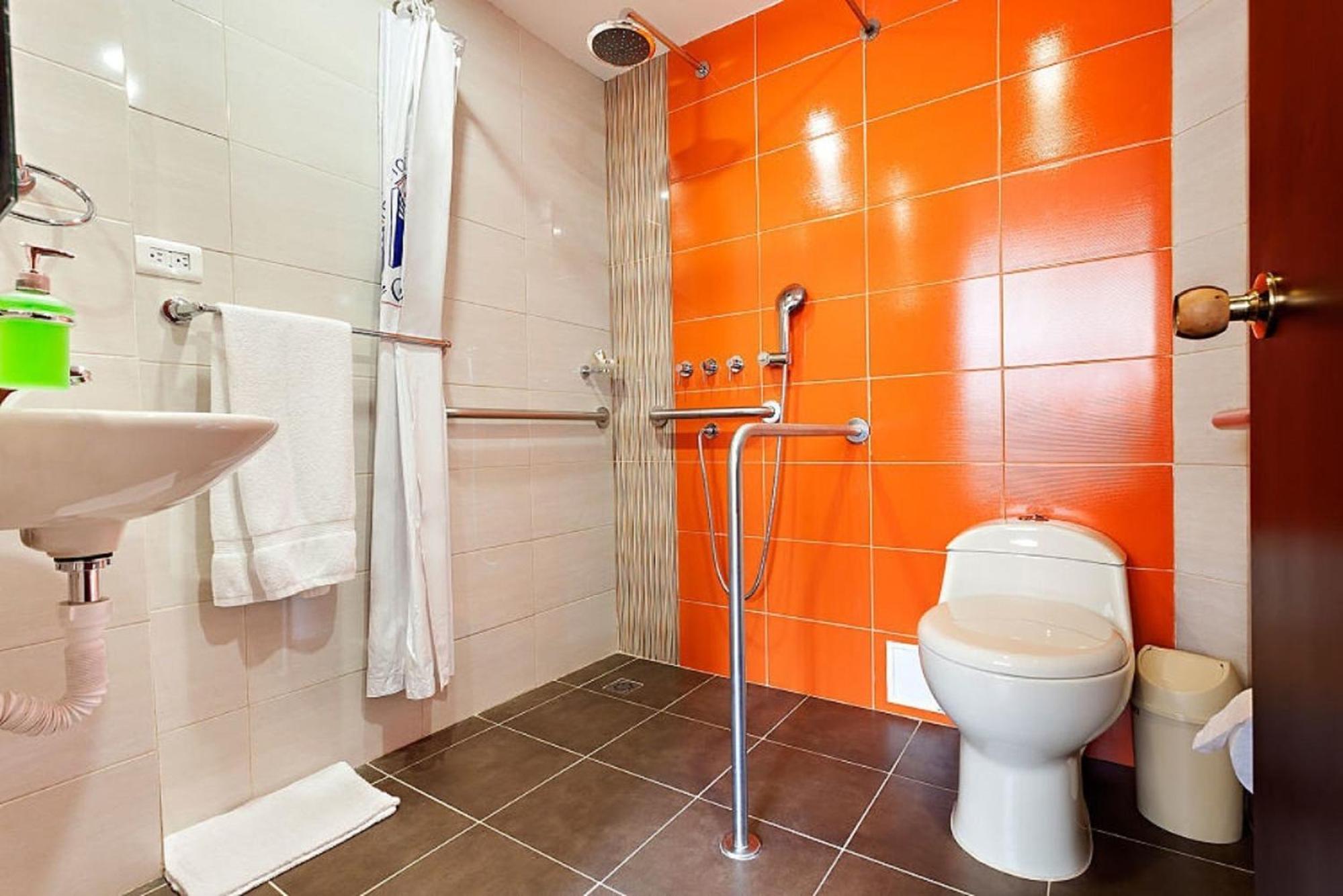 Double Room - Disability Access photo 3