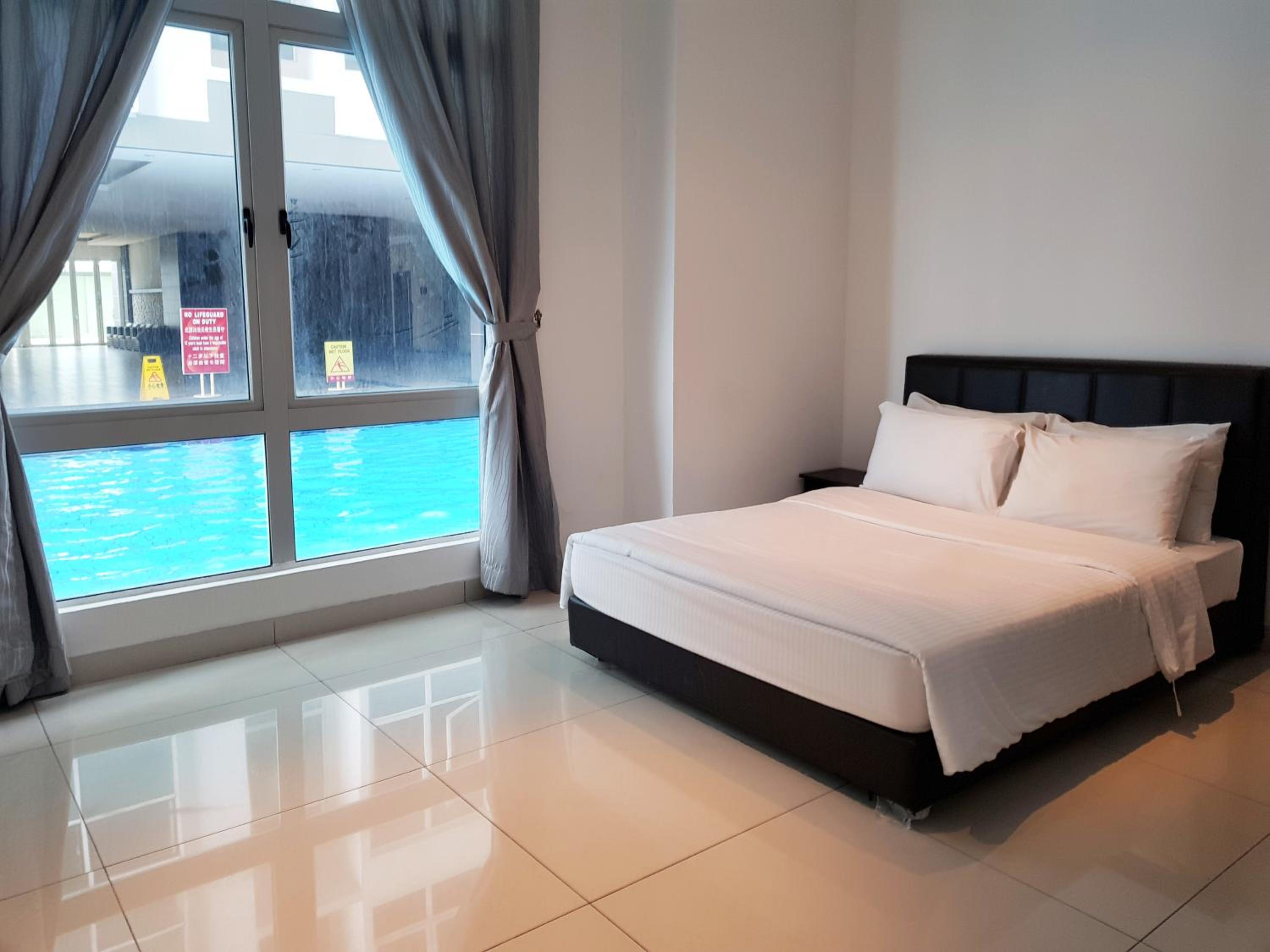 Executive 3 Bedroom Apartment with Private Pool B