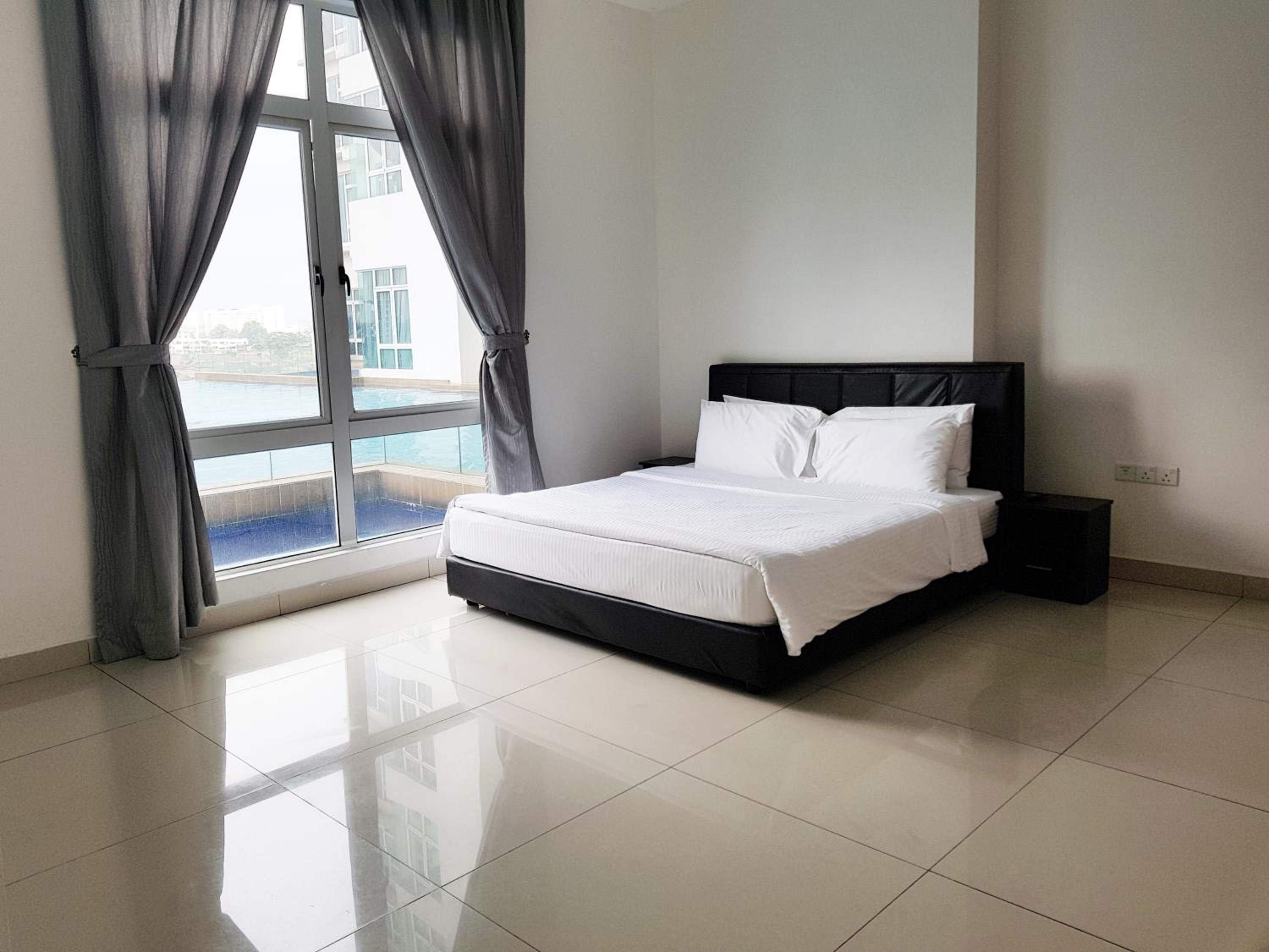 Executive 3 Bedroom Apartment with Private Pool B