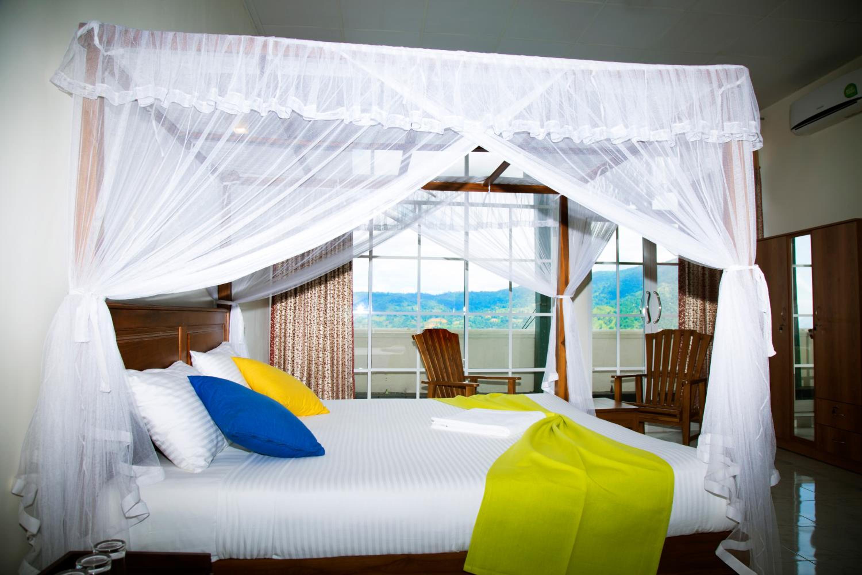 Deluxe King Suite