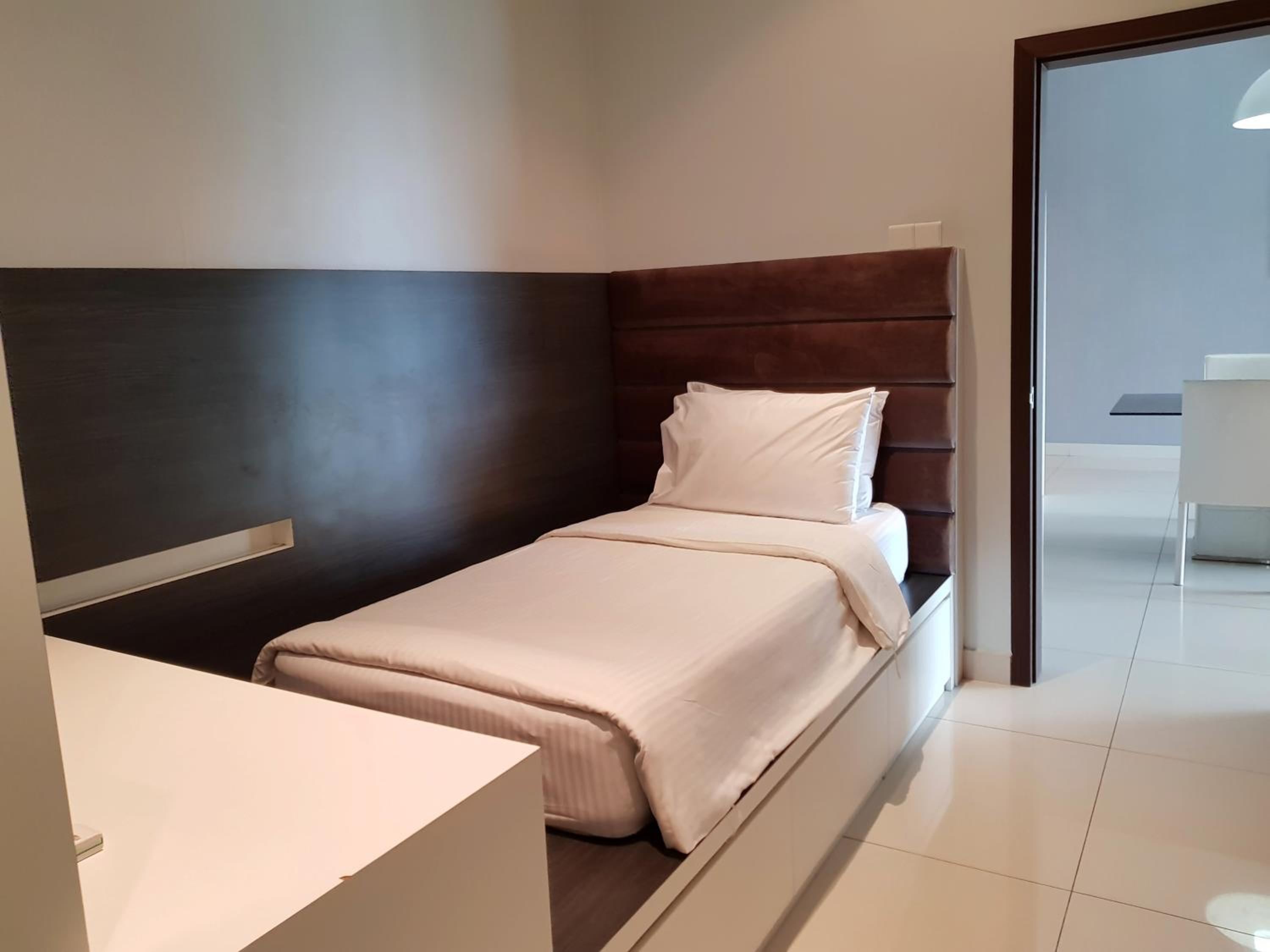 2 Bedroom Premier Apartment with Private Pool – 1 King Bed & 1 Single Bed