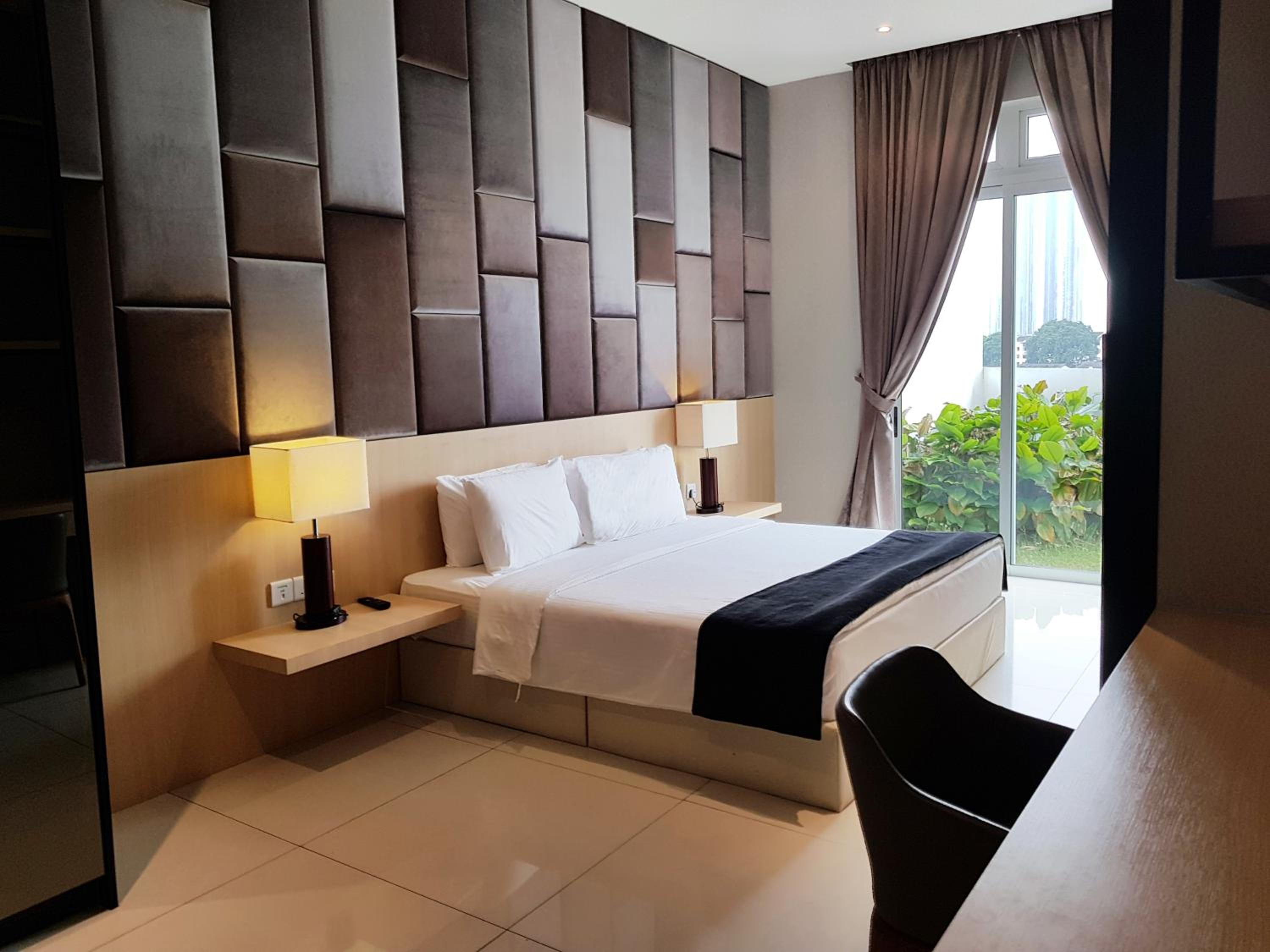Premier 3 Bedrooms Apartment with Private Pool B