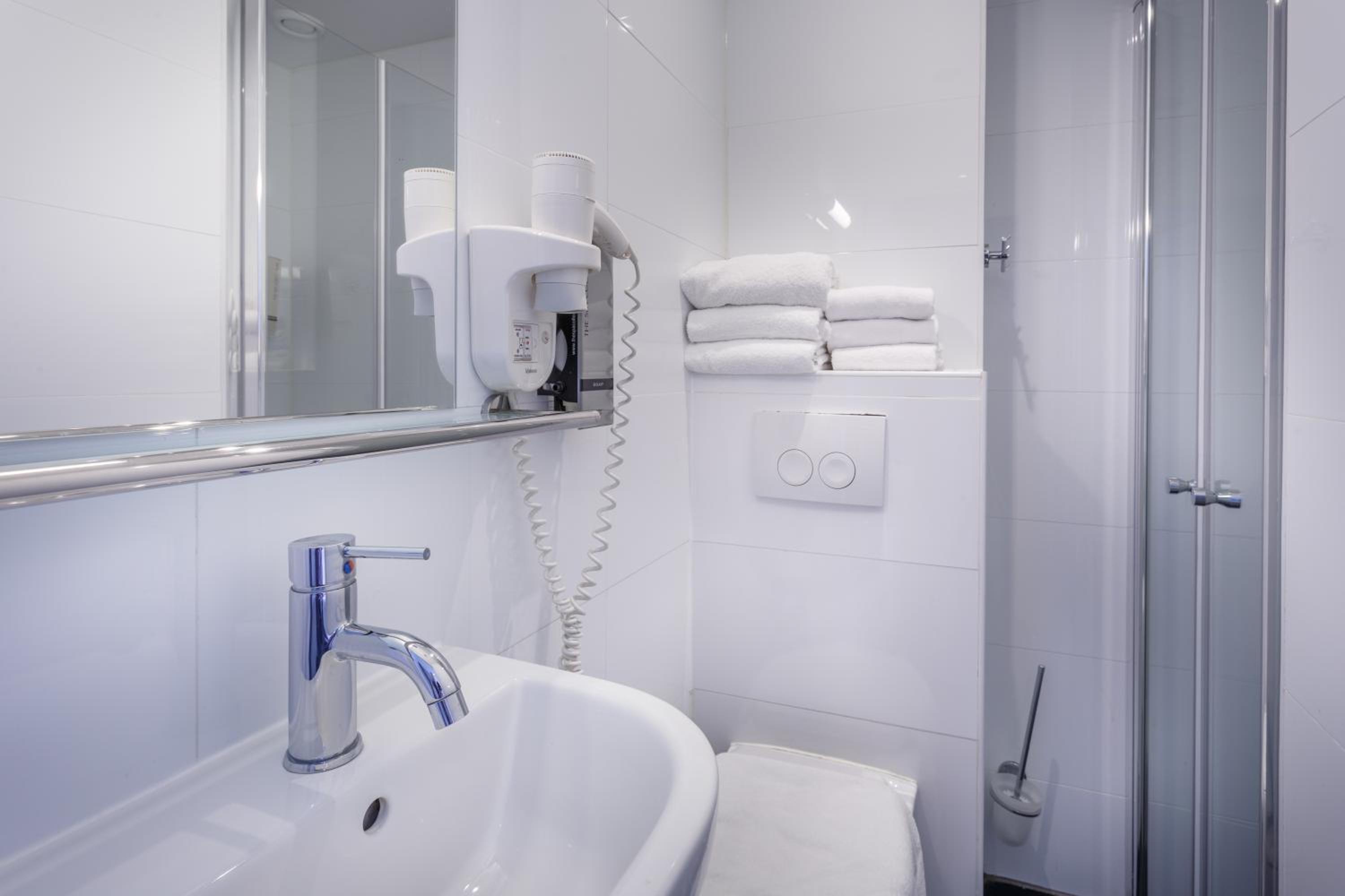 Standard Single Room photo 3