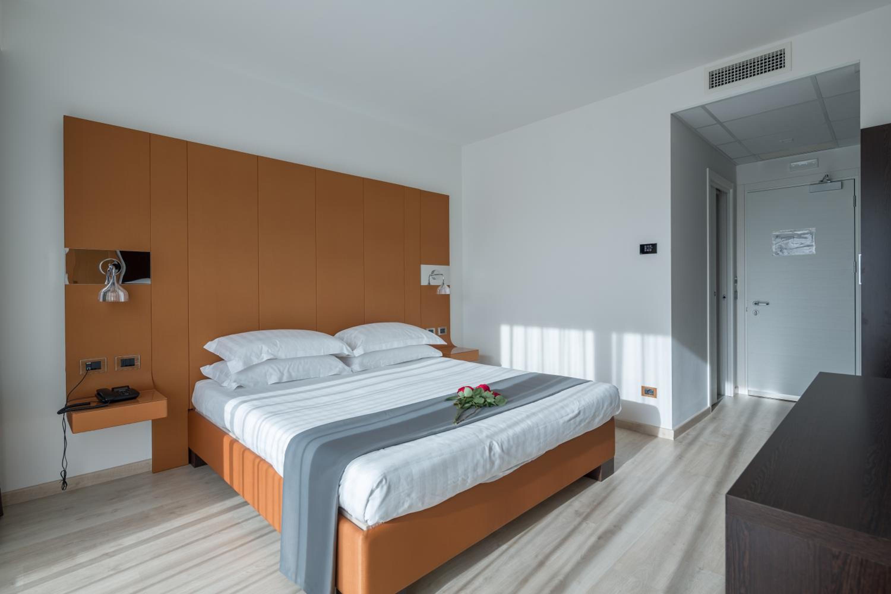 Superior Double Room with Terrace - Photo 11