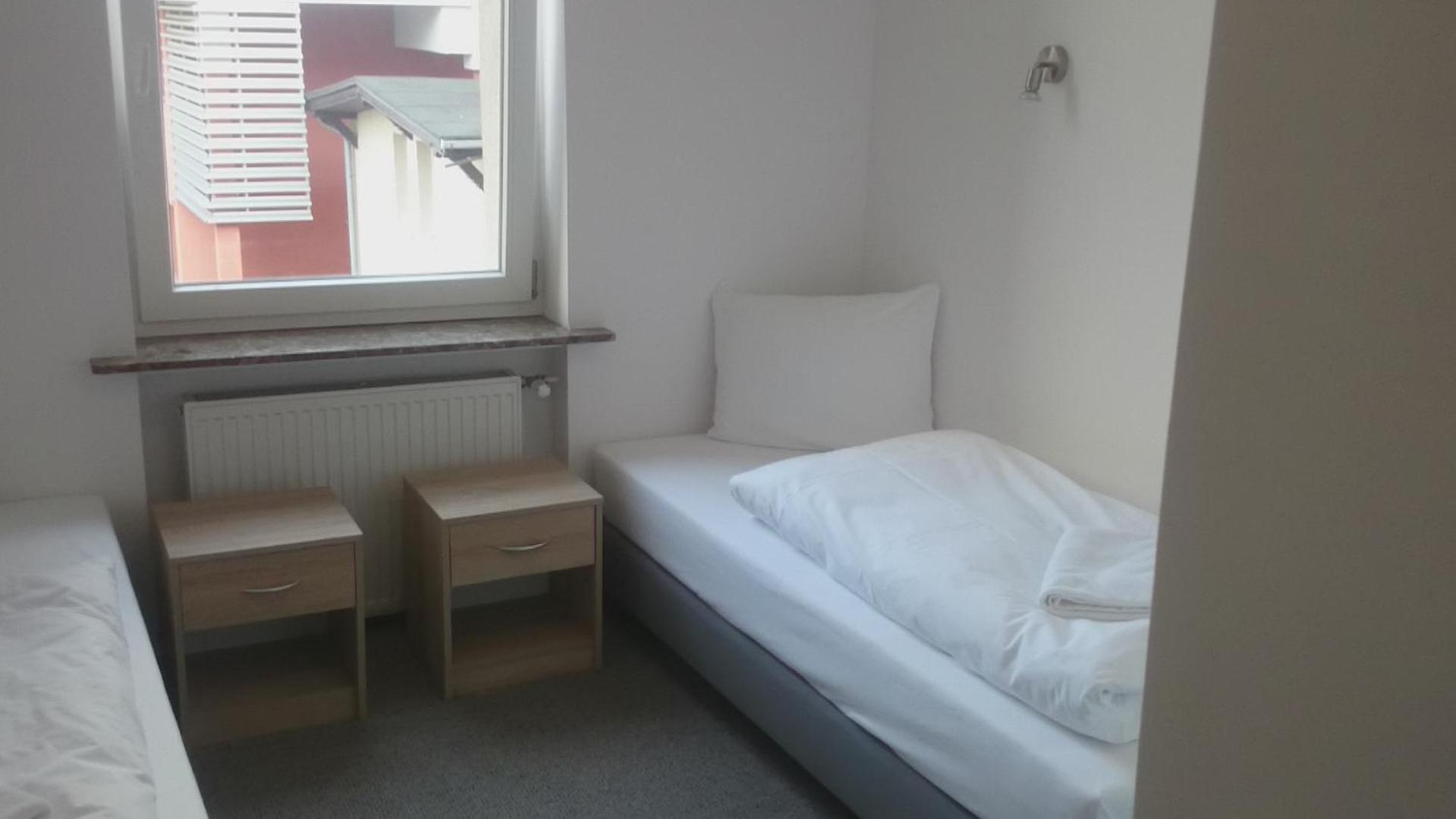 Small Double Room - Photo 4