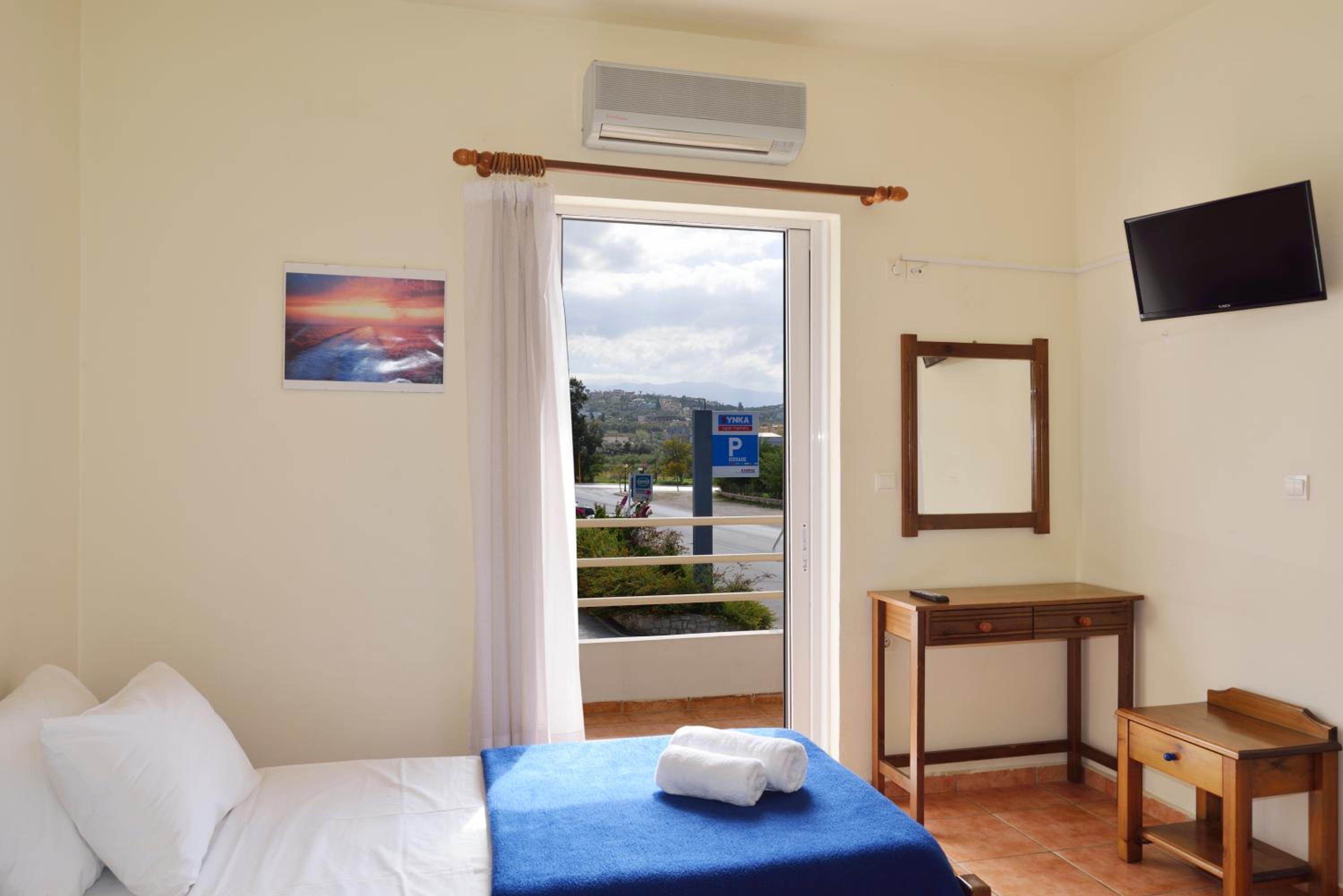Double or Twin Room photo 2