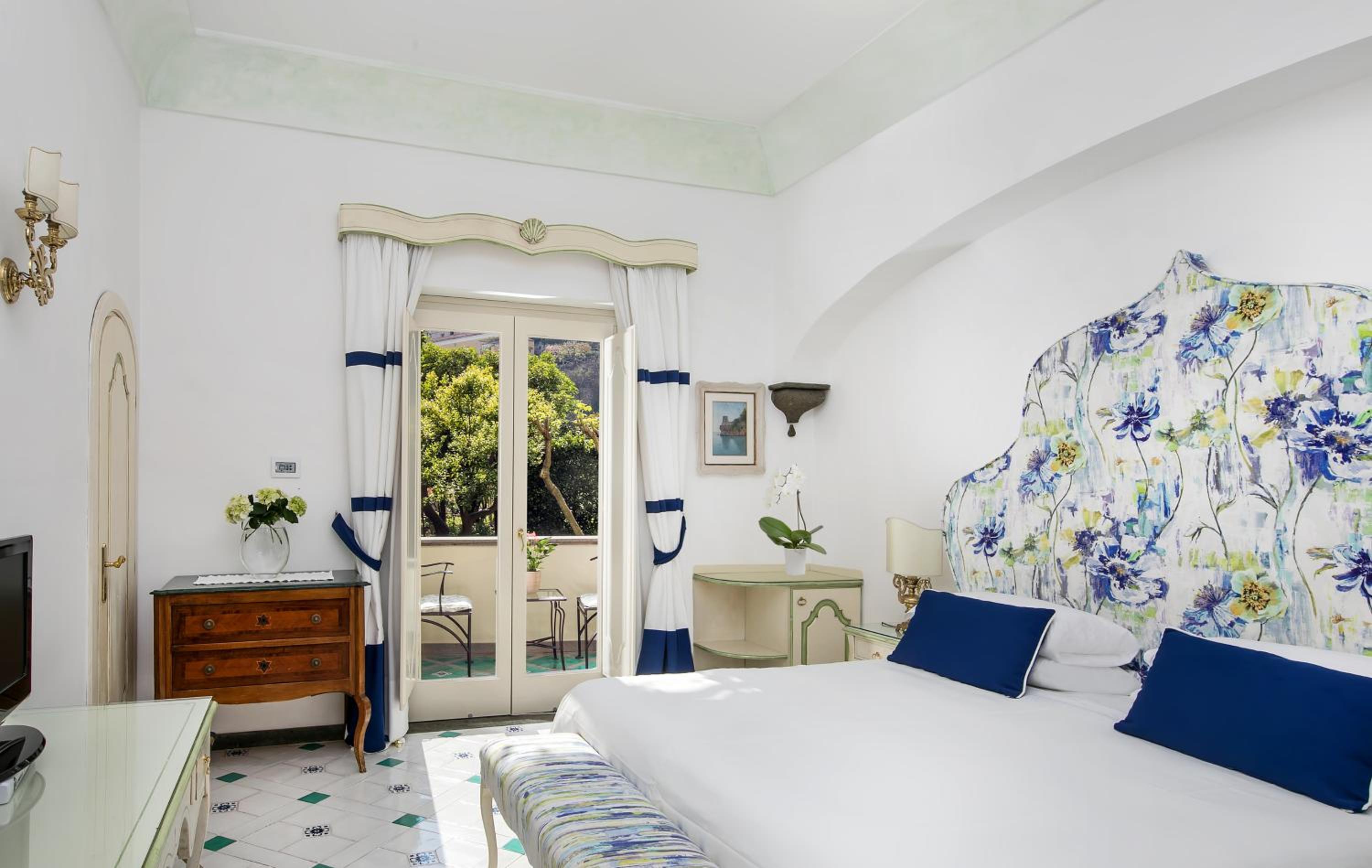 Double or Twin Room with Garden View - Photo 8