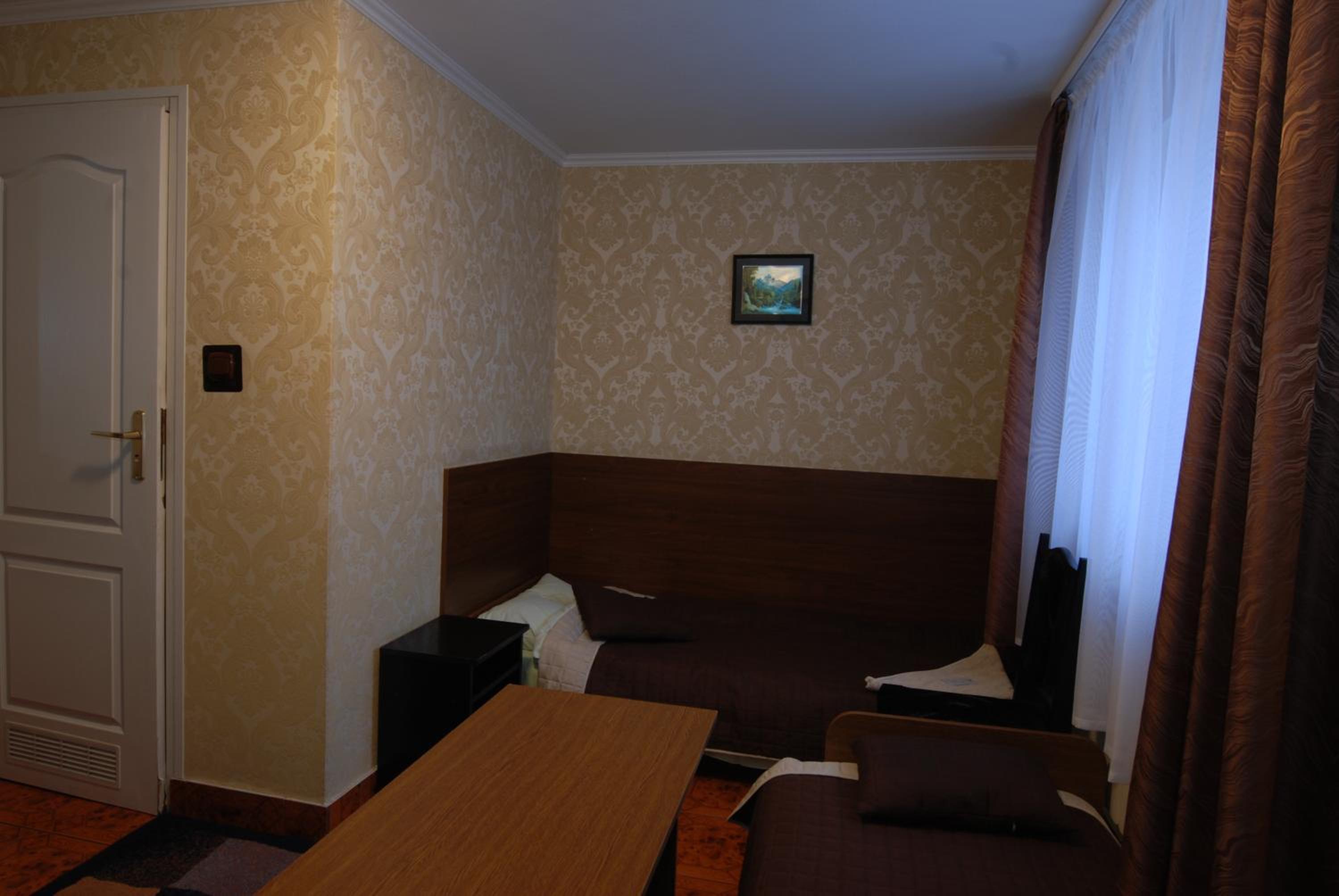 Standard Twin Room photo 3