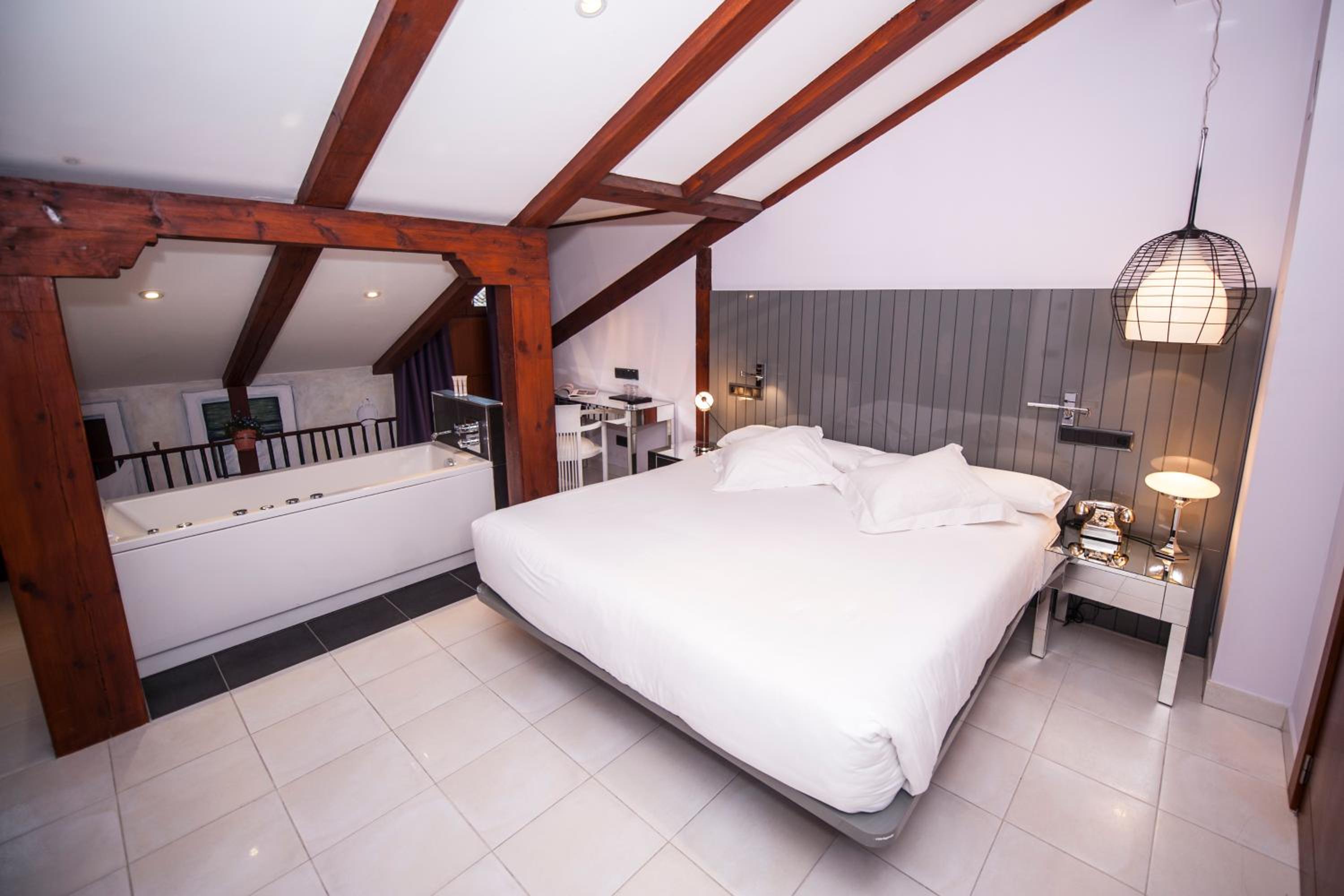 Double Room - Attic - Photo 1