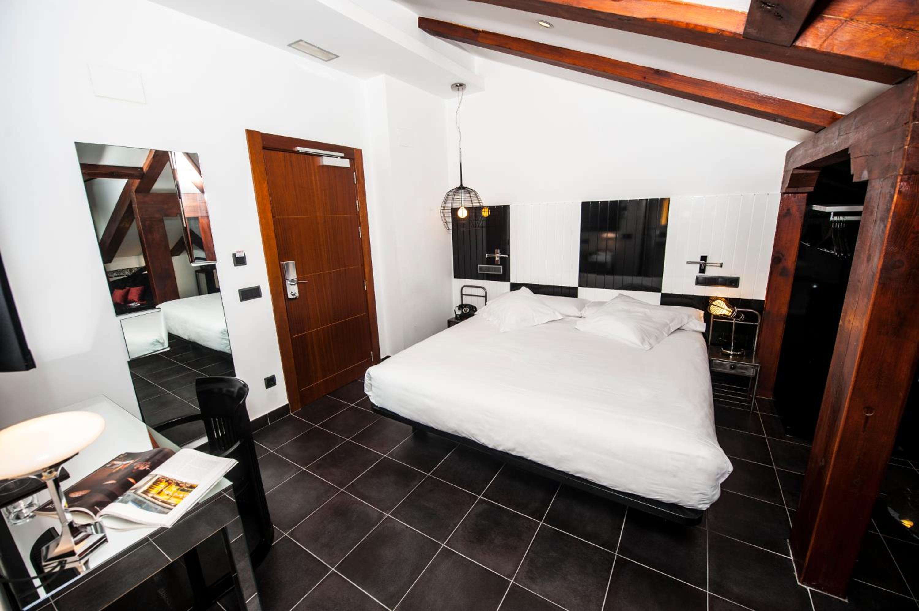 Double Room - Attic - Photo 6