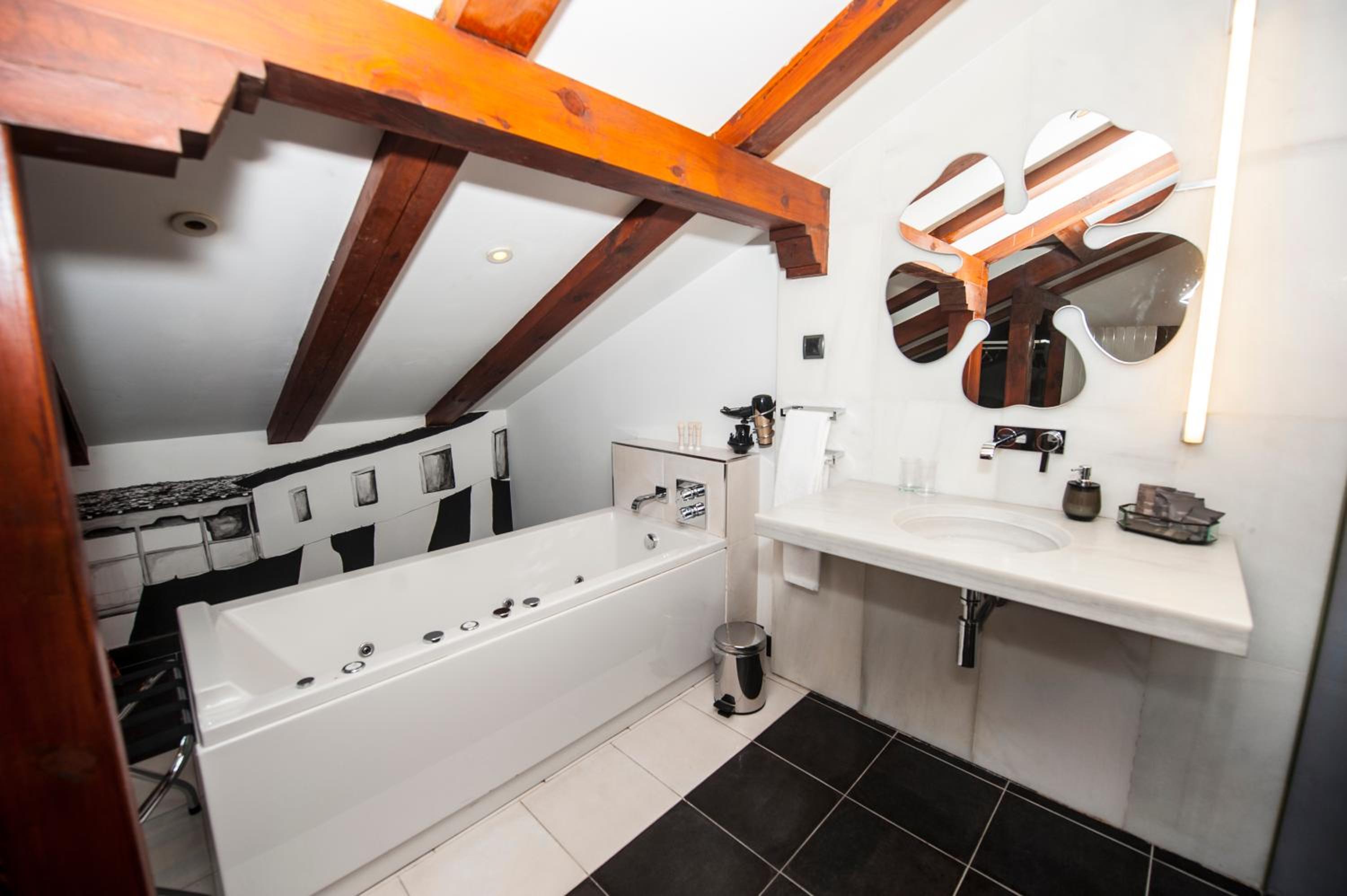 Double Room - Attic - Photo 2
