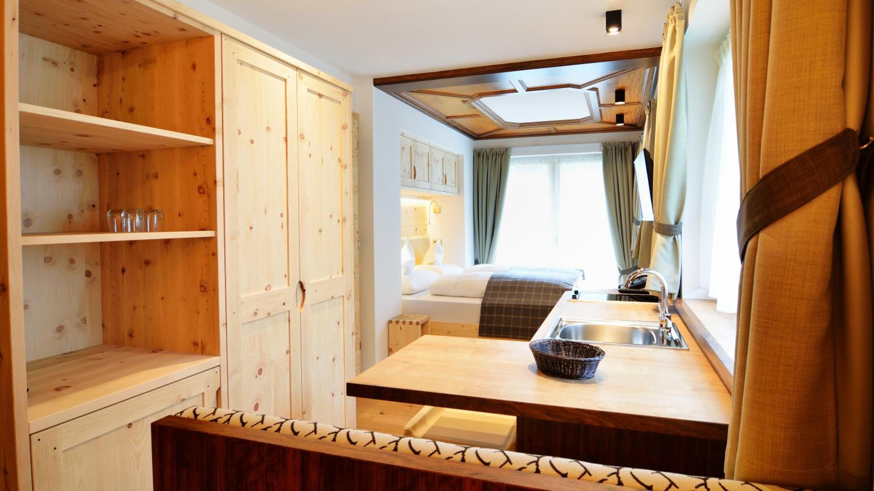 Double Room with Balcony (3 Adults) photo 1