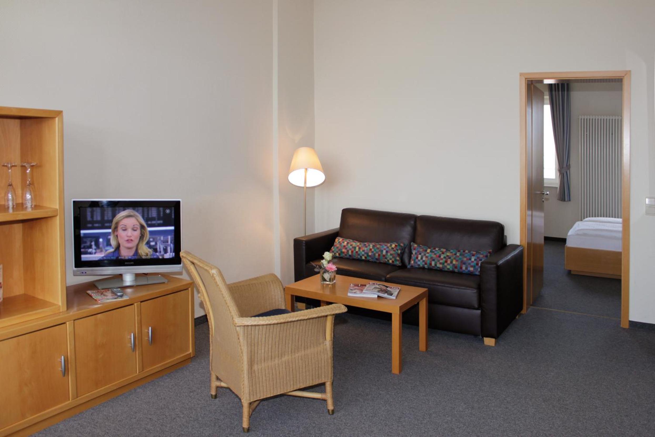 One-Bedroom Apartment - Photo 6