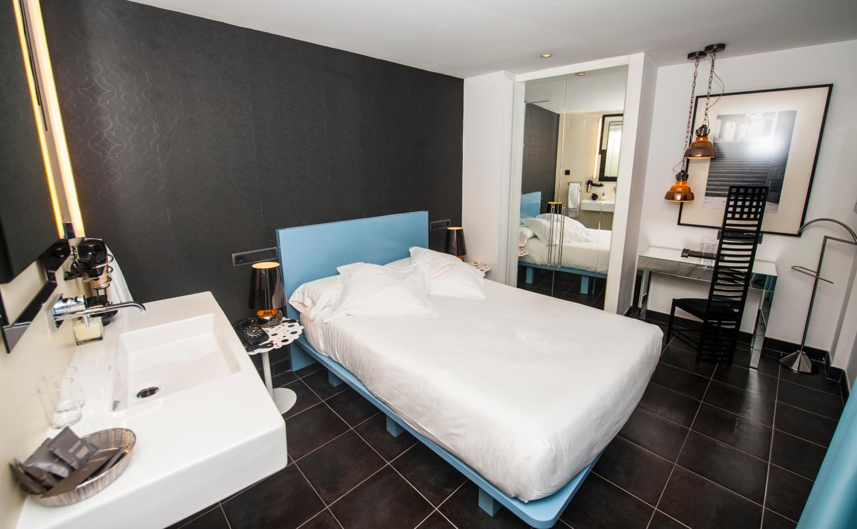 Double Room - Photo 4