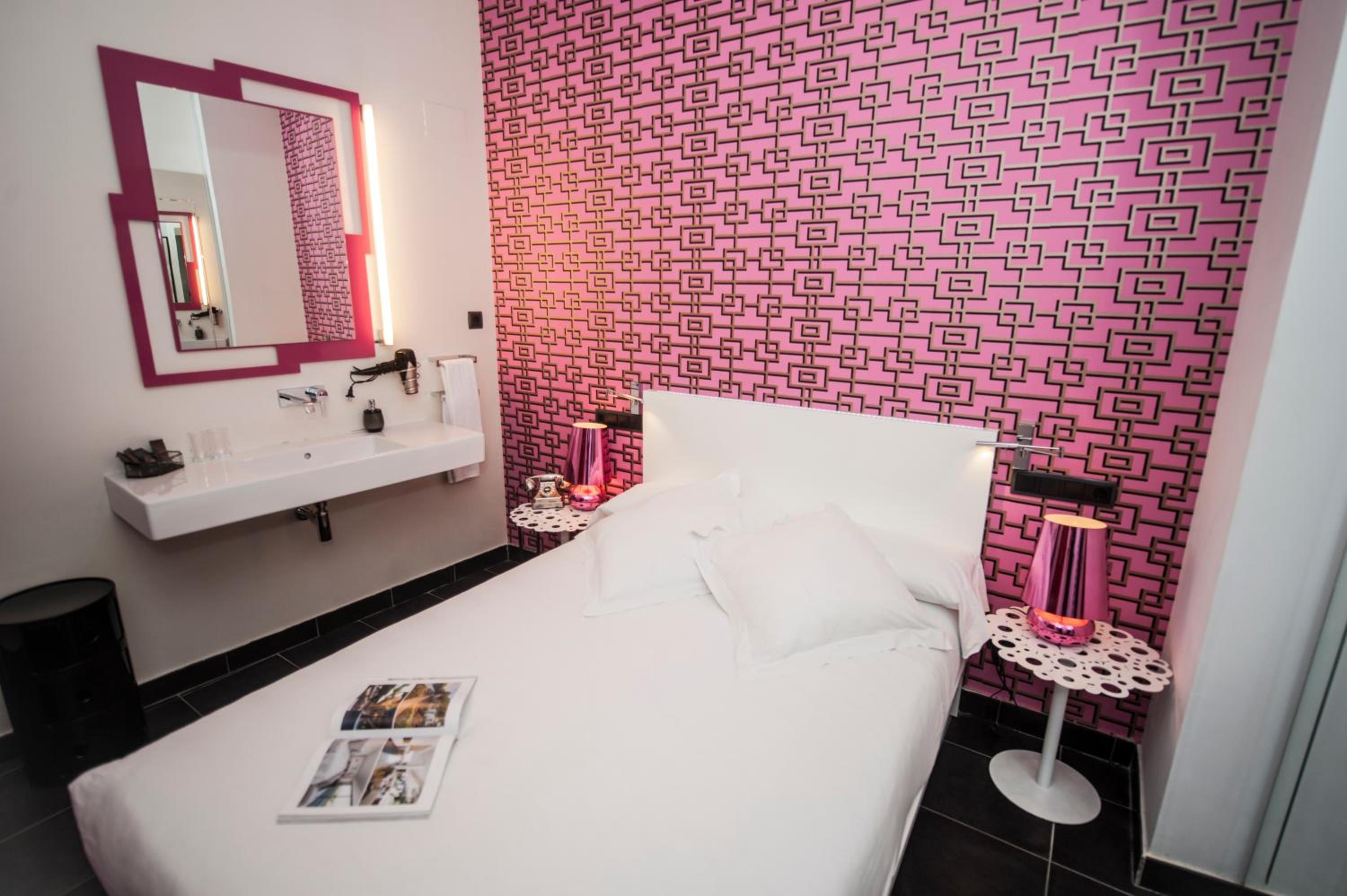 Double Room - Photo 3