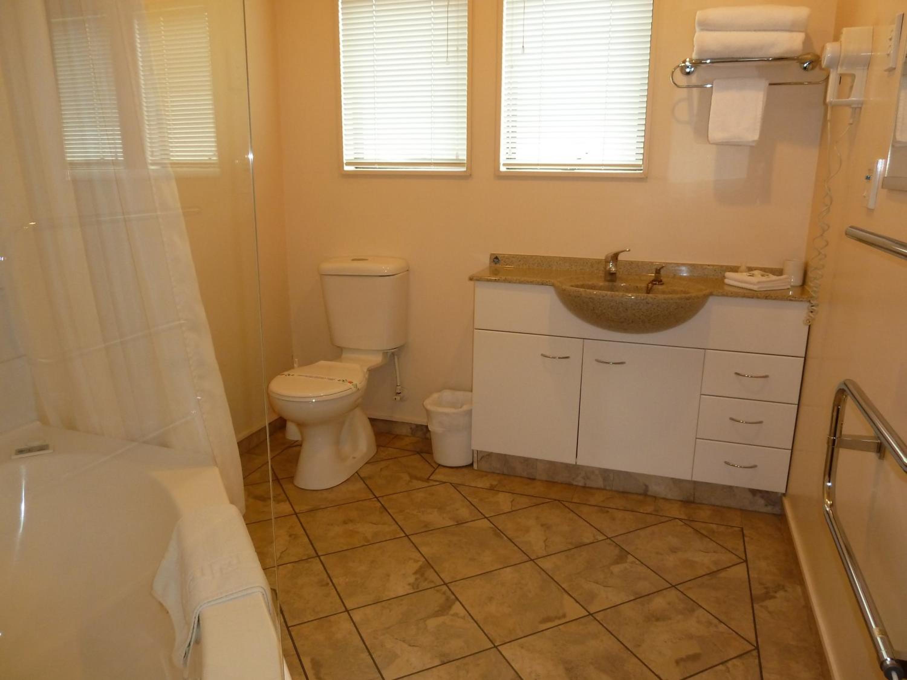 Studio with Spa Bath 1