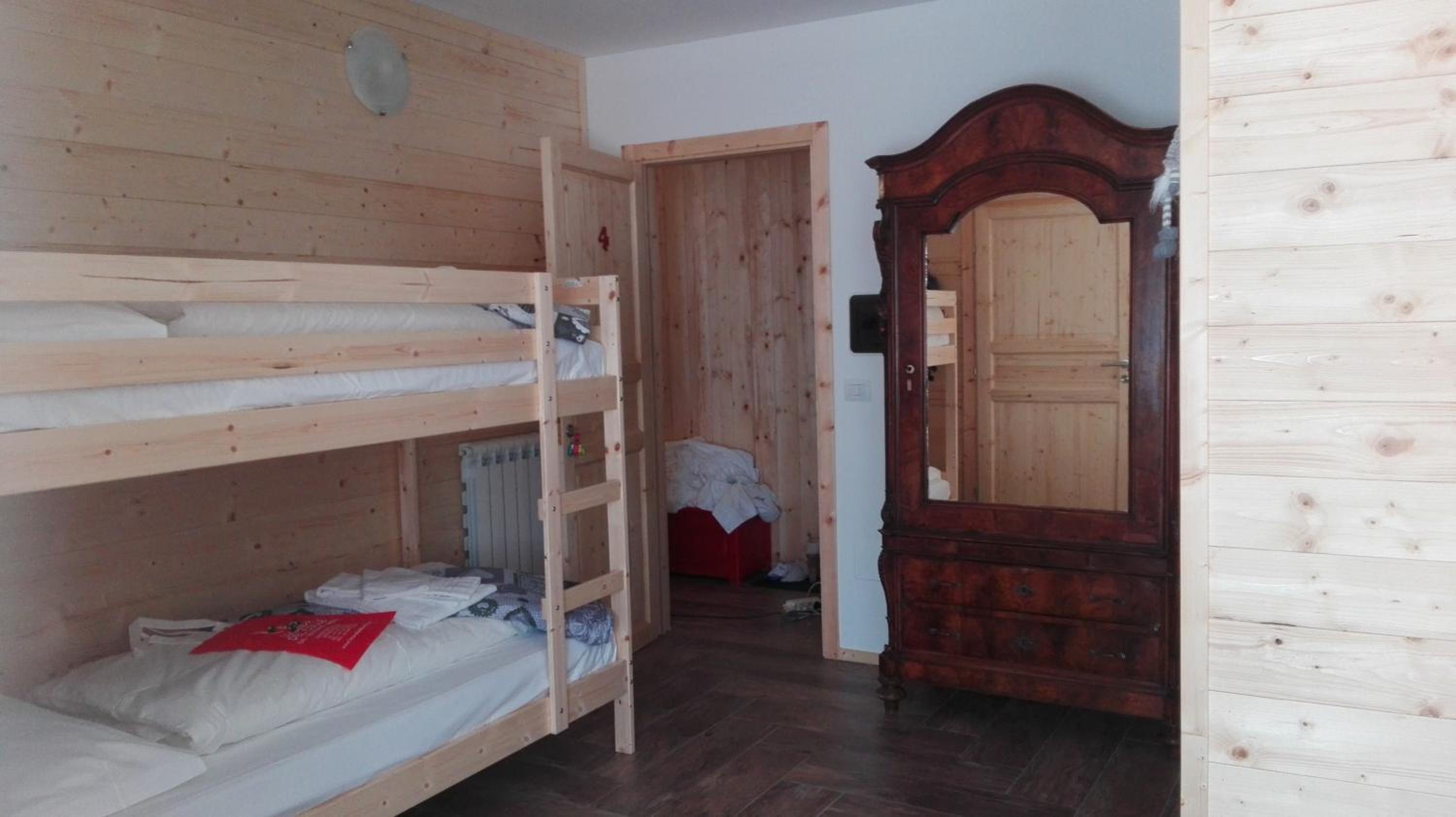 Quadruple Room With Private Bathroom photo 3