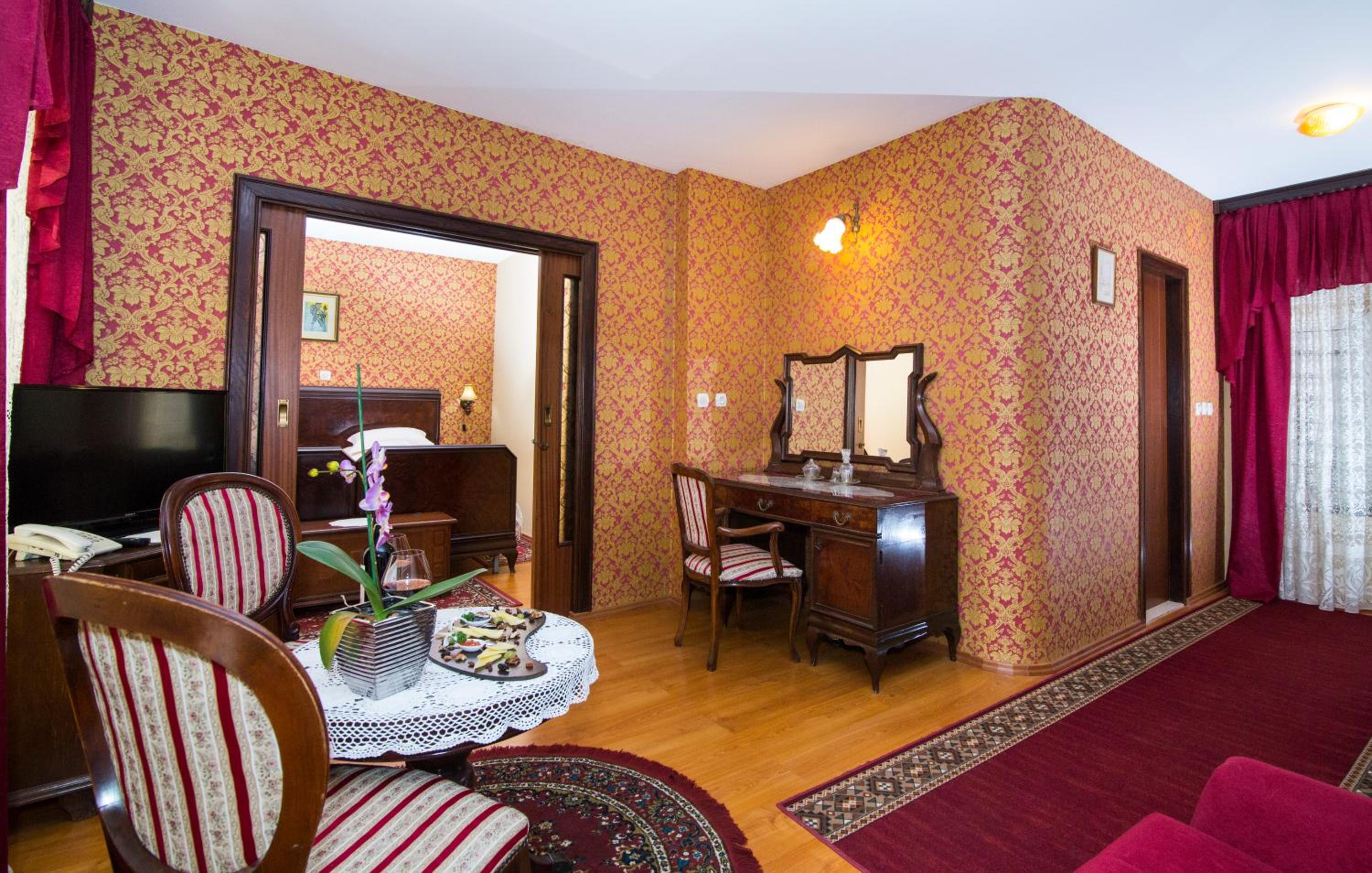 One-Bedroom Suite photo 1