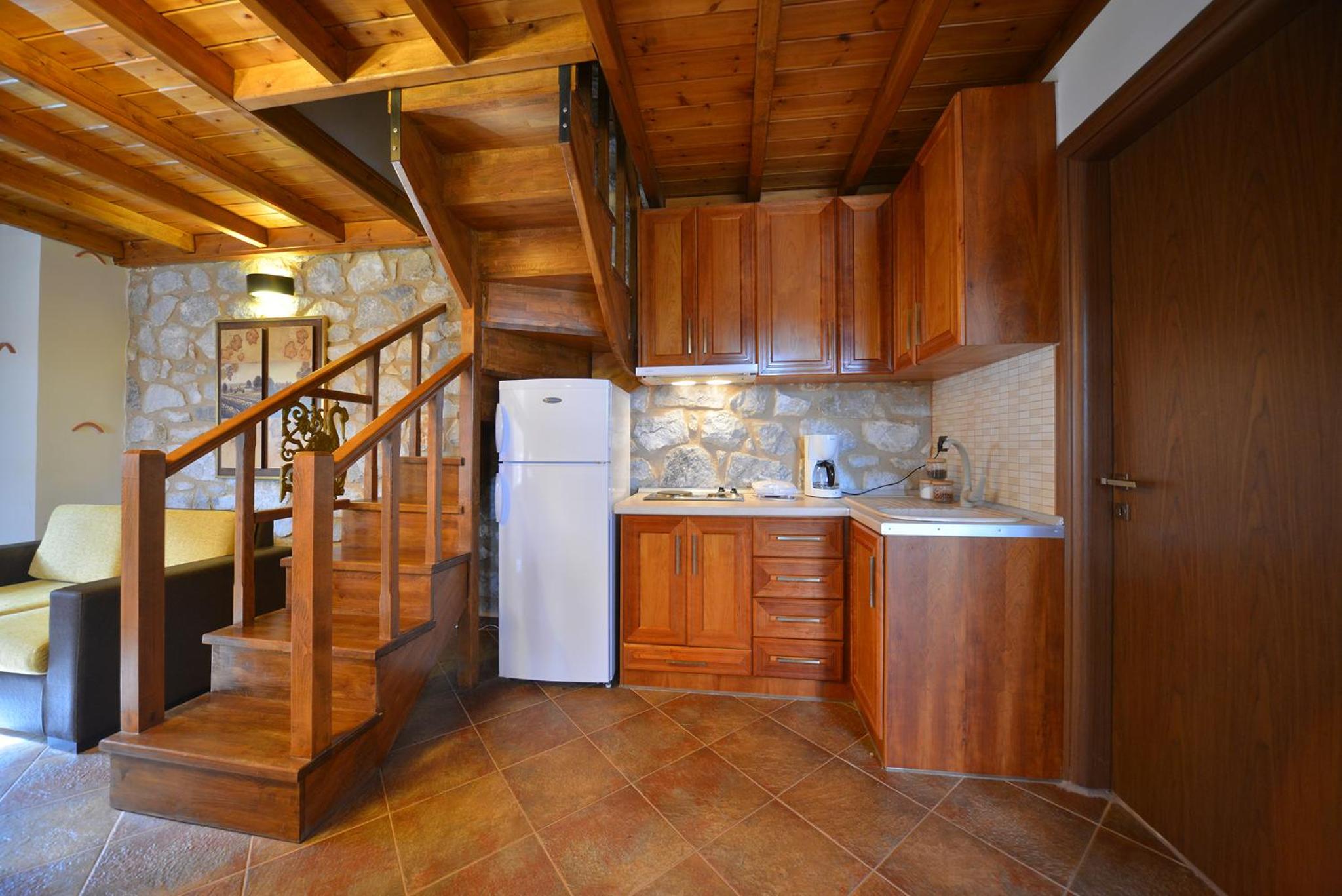 Superior King Suite - Photo 9