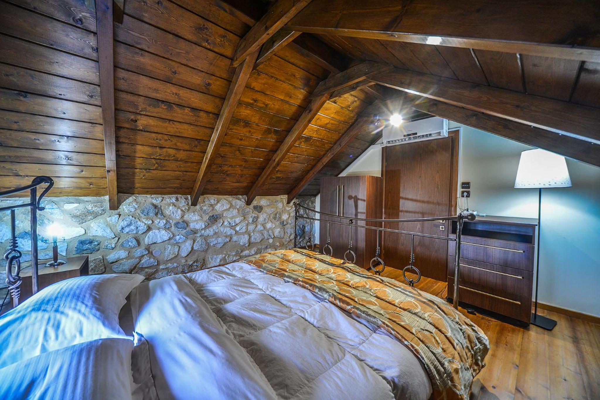 Superior King Suite - Photo 14