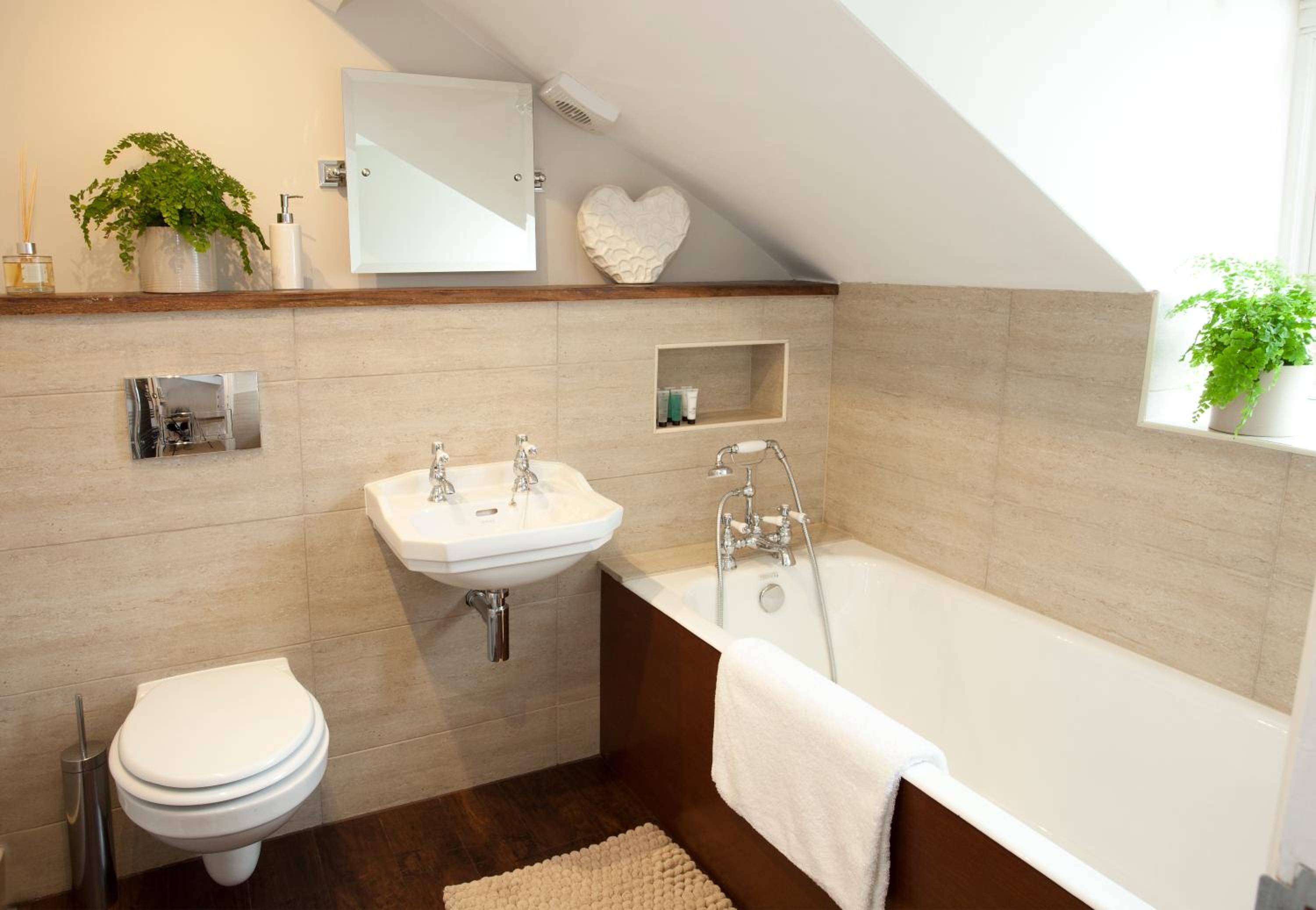 Double Room with Private External Bathroom - Photo 2
